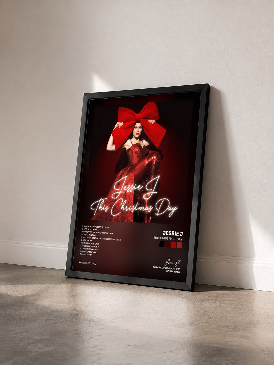 #noir Tableau de l'album This Christmas Day de Jessie J vu de trois quarts, cadre noir