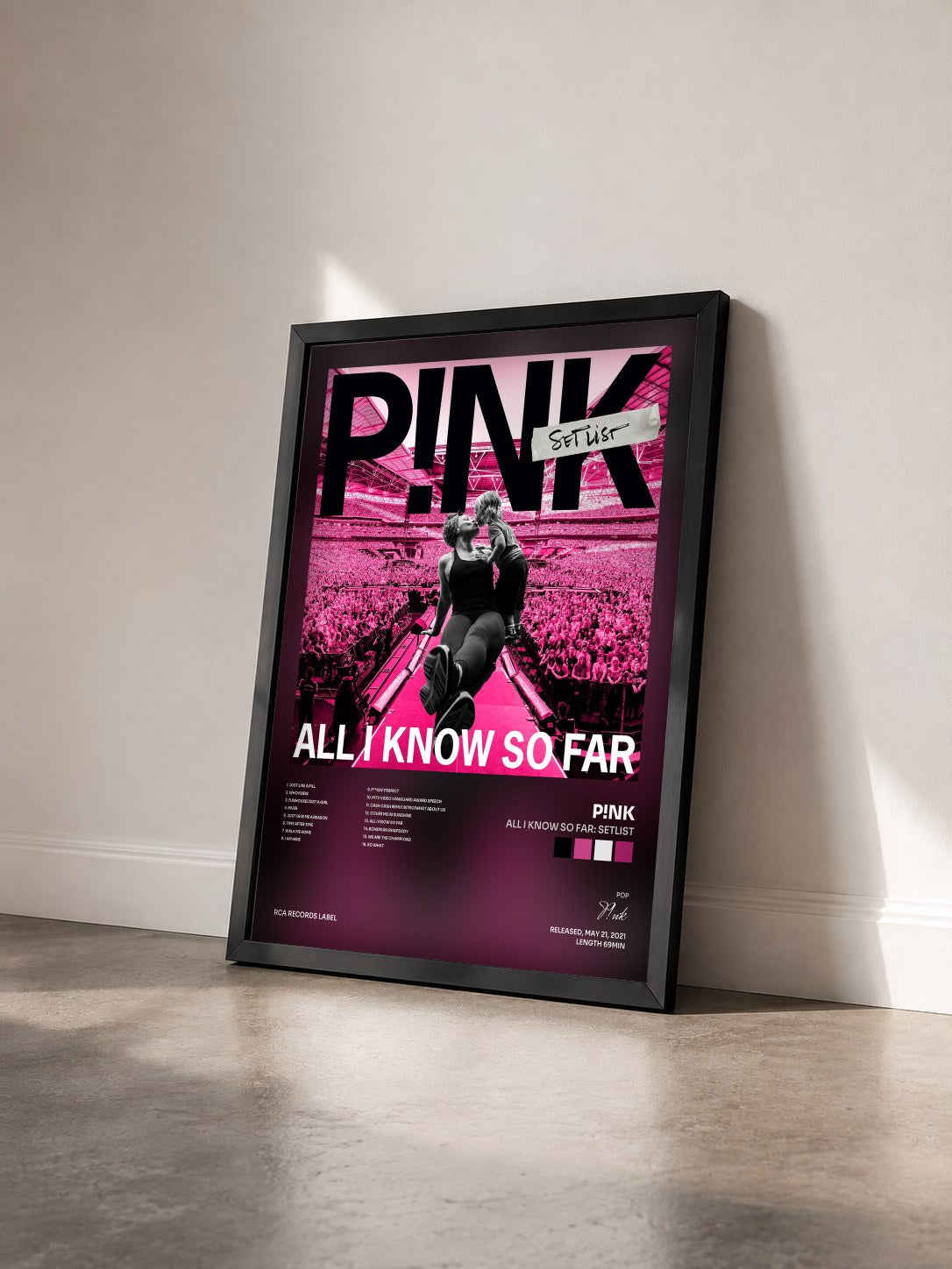 #noir All I Know So Far: Setlist de P!nk en lámina enmarcada vista de tres cuartos, marco negro