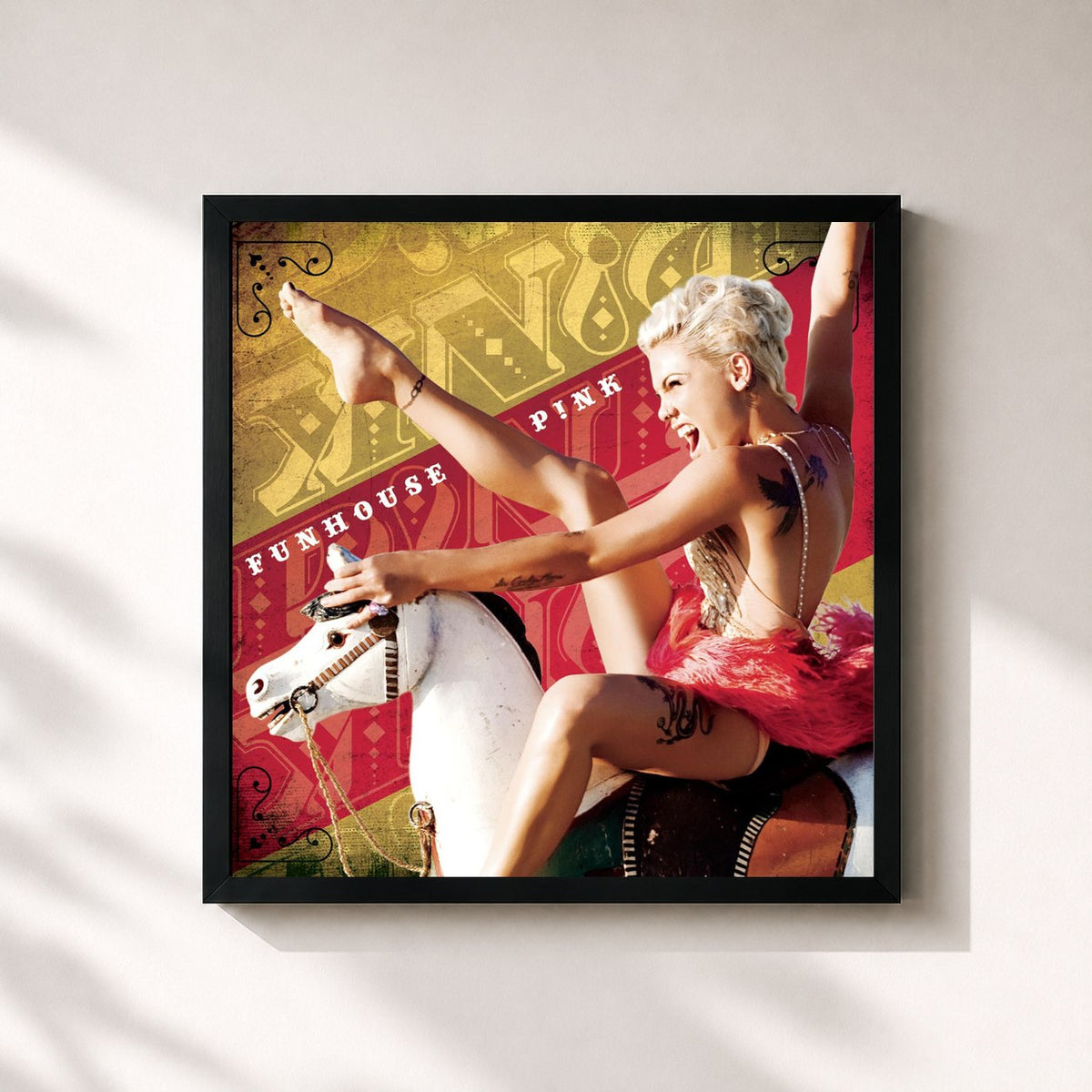 #noir Funhouse de P!nk en lámina cuadrada enmarcada, marco negro de 32x32 cm