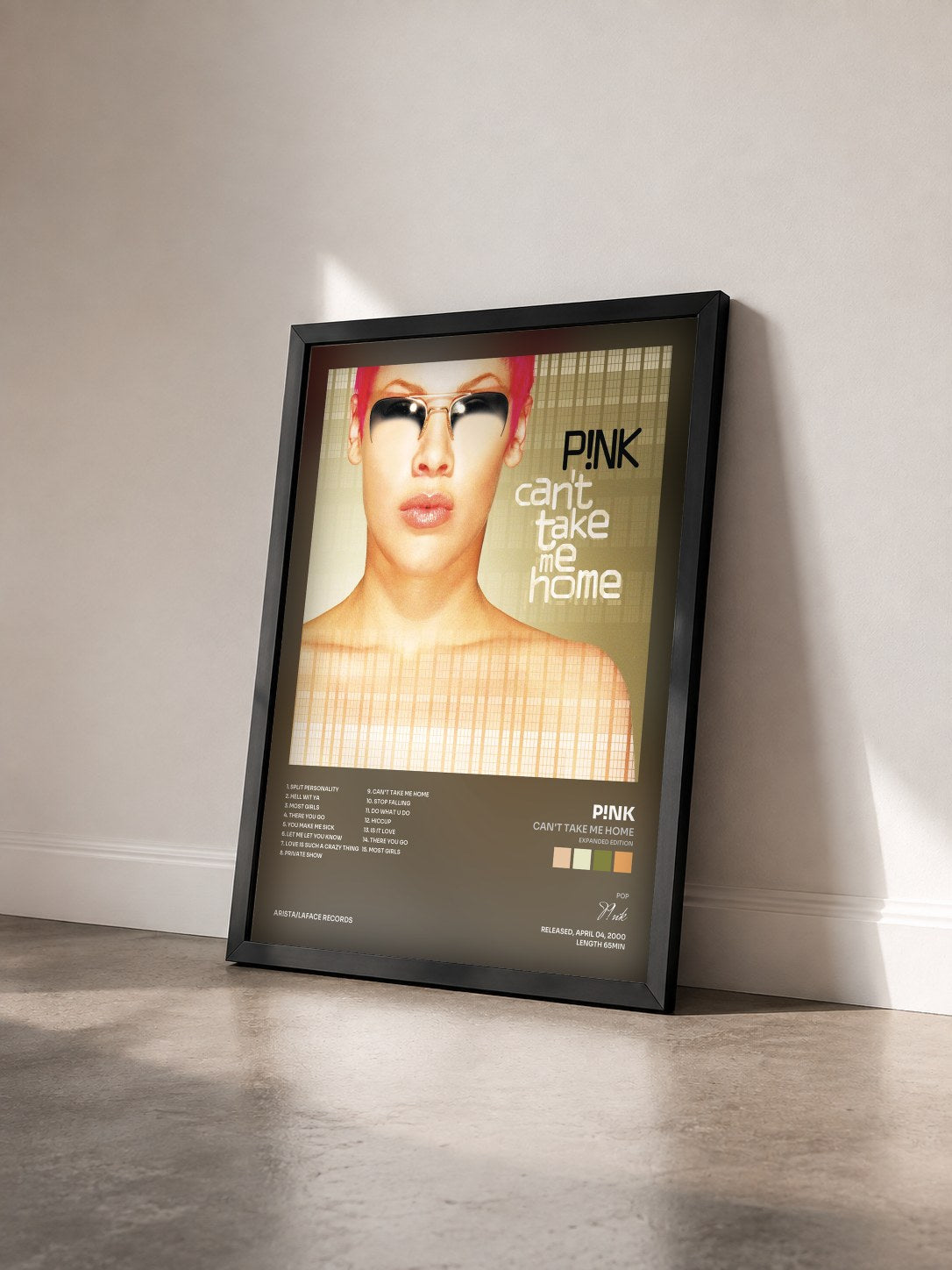 #noir Can't Take Me Home (Expanded Edition) de P!nk en lámina enmarcada vista de tres cuartos, marco negro