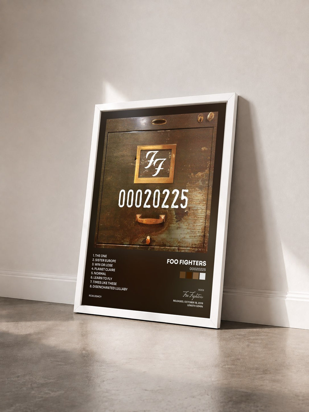 #blanc Tableau de l'album 00020225 de Foo Fighters vu de trois quarts, cadre blanc