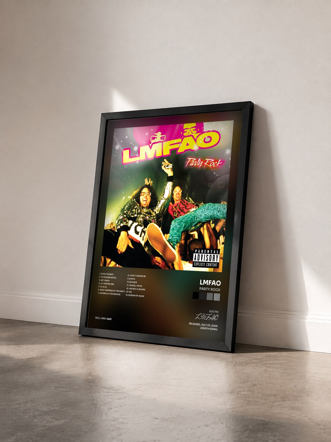 #noir Tableau de l'album Party Rock de LMFAO vu de trois quarts, cadre noir