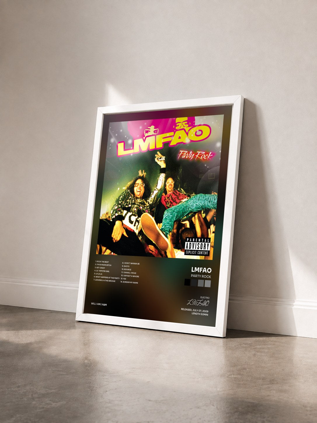 #blanc Tableau de l'album Party Rock de LMFAO vu de trois quarts, cadre blanc