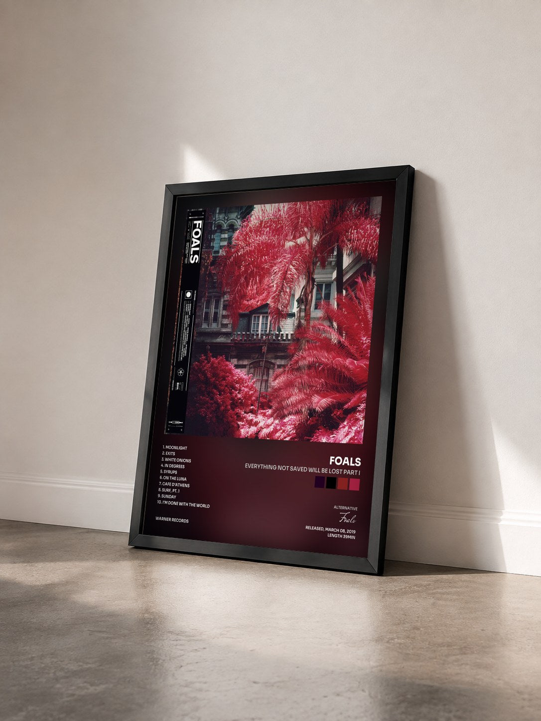 #noir Tableau de l'album Everything Not Saved Will Be Lost Part I de Foals vu de trois quarts, cadre noir