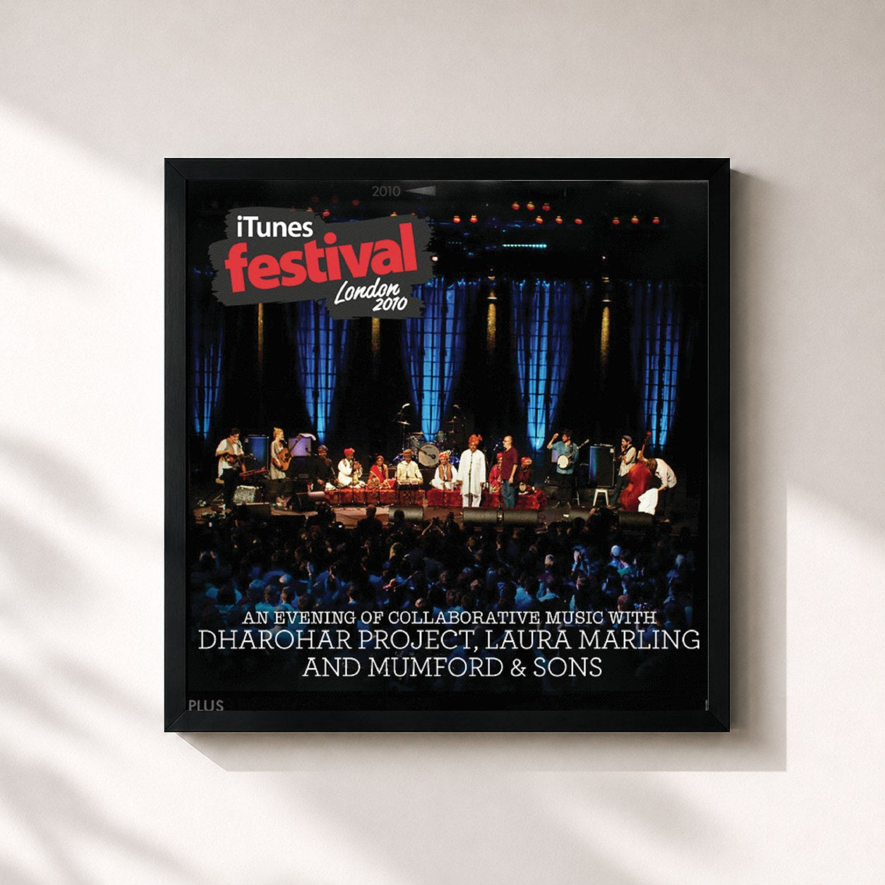 #noir Tableau carré de l'album An Evening Of Collaborative Music With Dharohar Project, Laura Marling And Mumford & Sons de Mumford & Sons, cadre noir 32x32 cm
