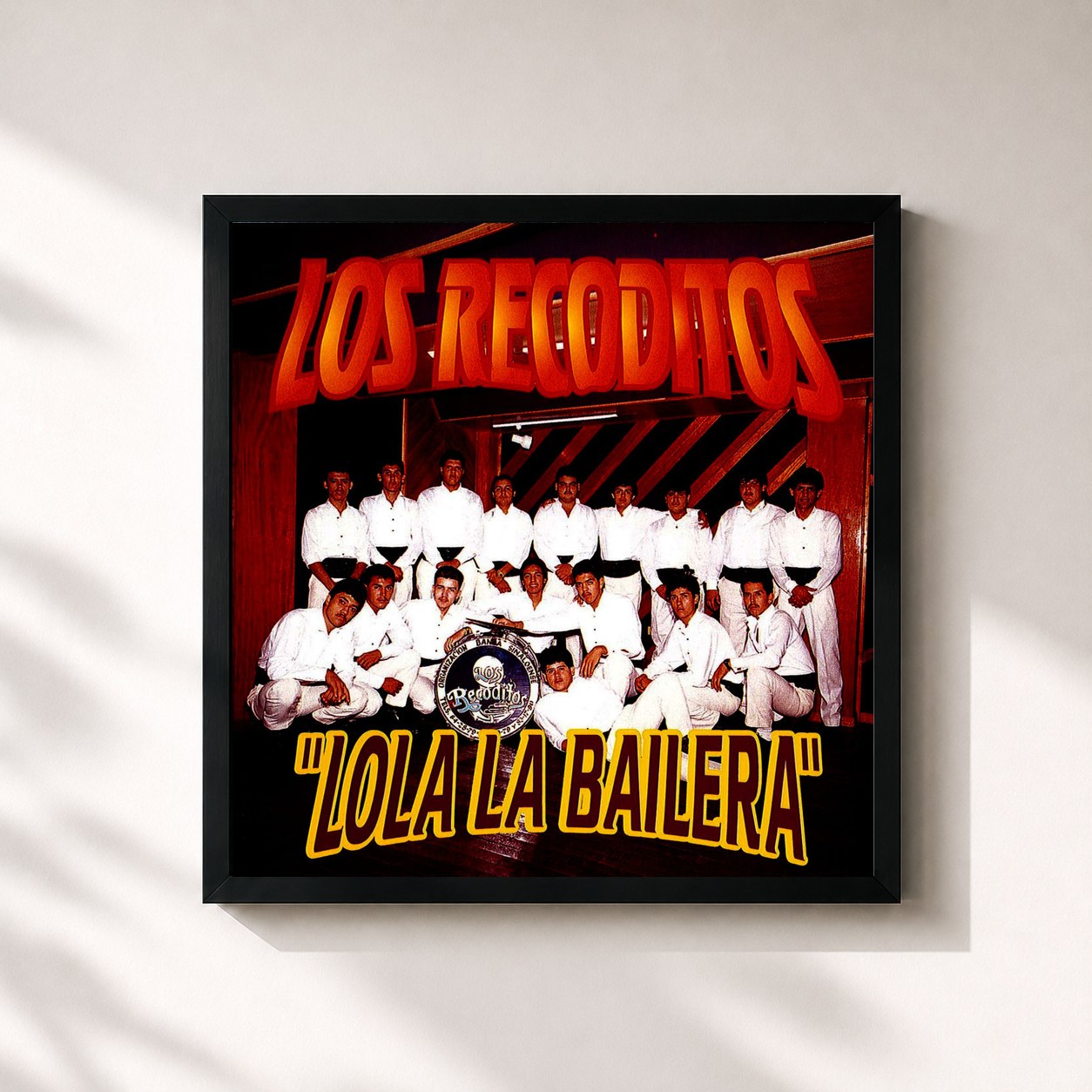 #noir Tableau carré de l'album Lola La Bailera de Banda Los Recoditos, cadre noir 32x32 cm