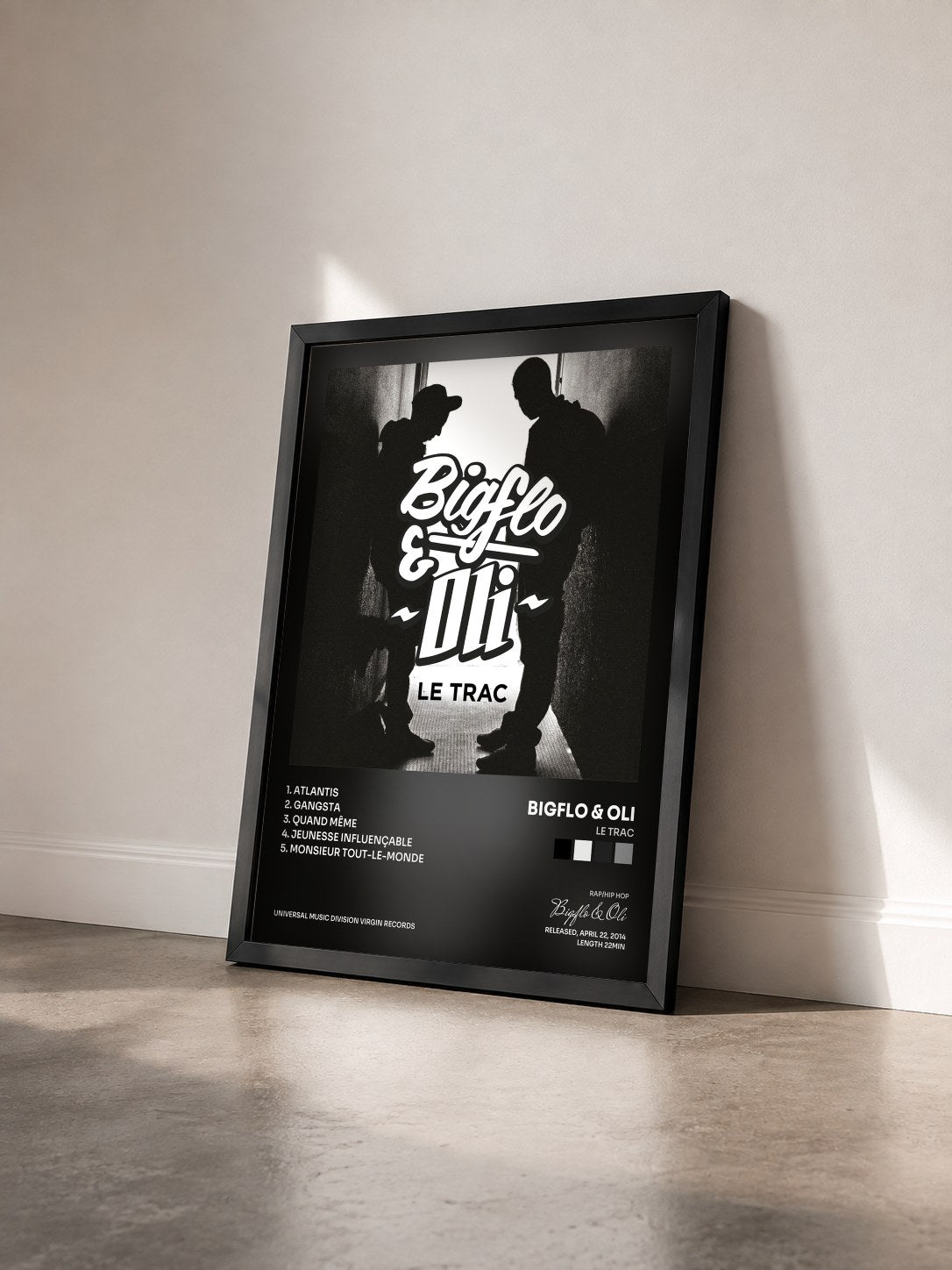 #noir Le Trac de Bigflo & Oli en lámina enmarcada vista de tres cuartos, marco negro