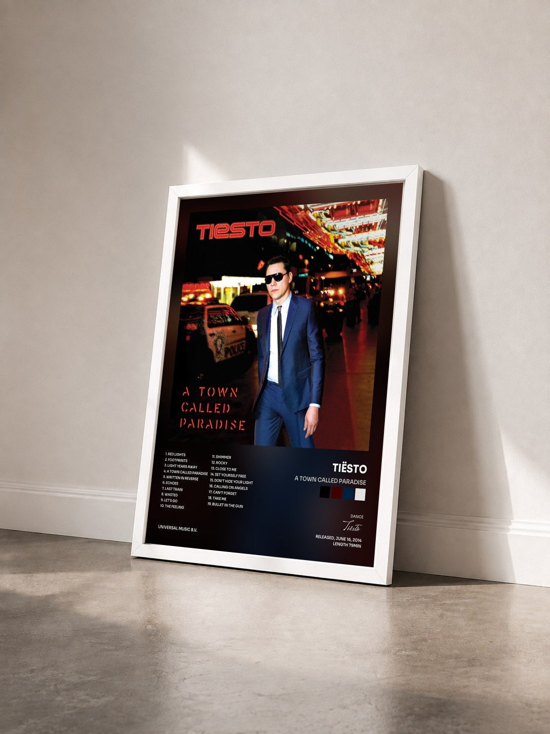 #blanc Tableau de l'album A Town Called Paradise de Tiësto vu de trois quarts, cadre blanc