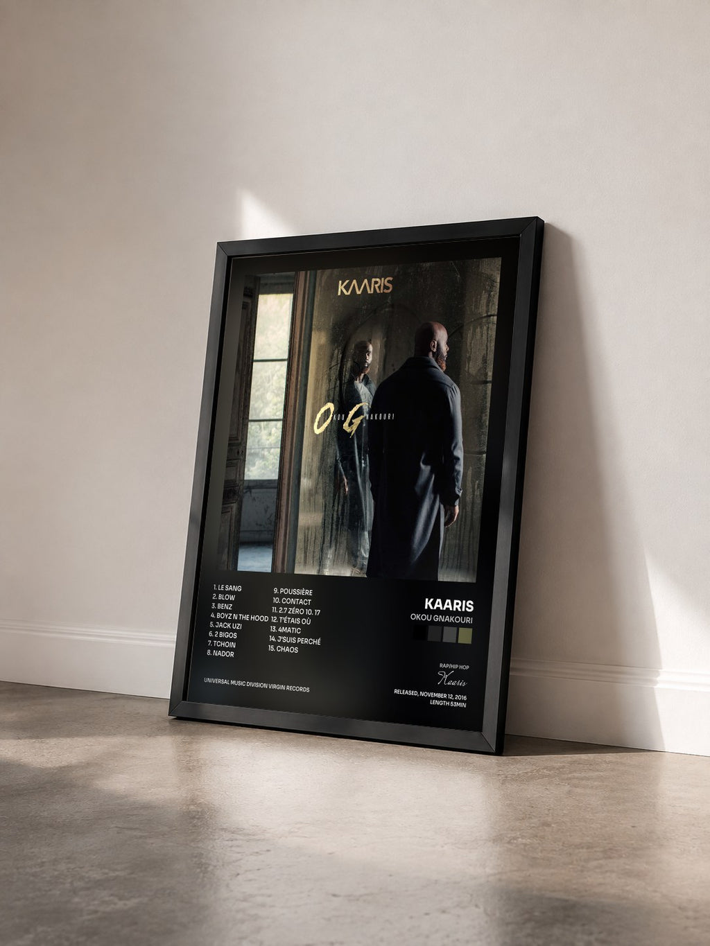 #noir Tableau de l'album Okou Gnakouri de Kaaris vu de trois quarts, cadre noir