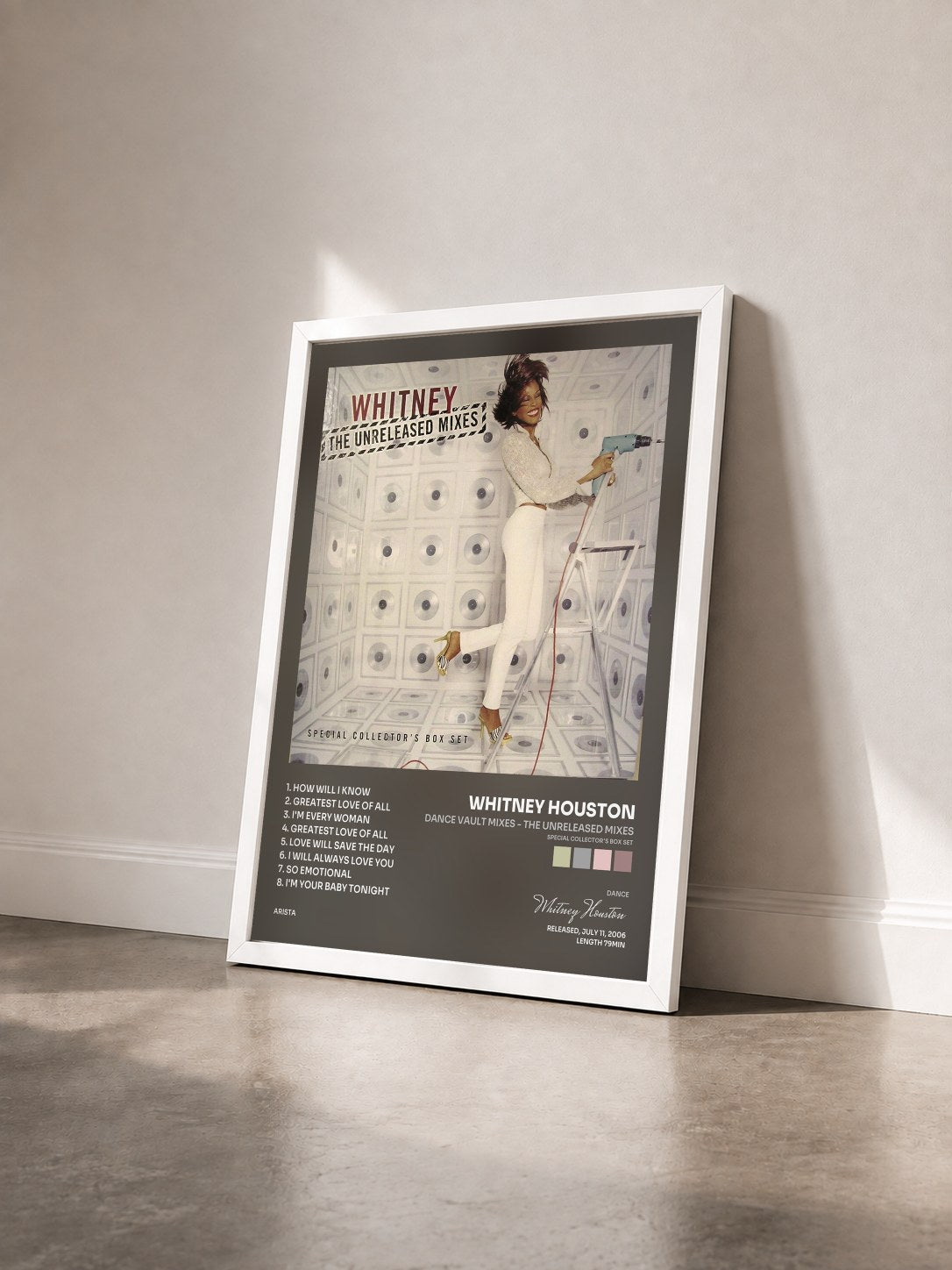 #blanc Tableau de l'album Dance Vault Mixes - The Unreleased Mixes (Special Collector's Box Set) de Whitney Houston vu de trois quarts, cadre blanc