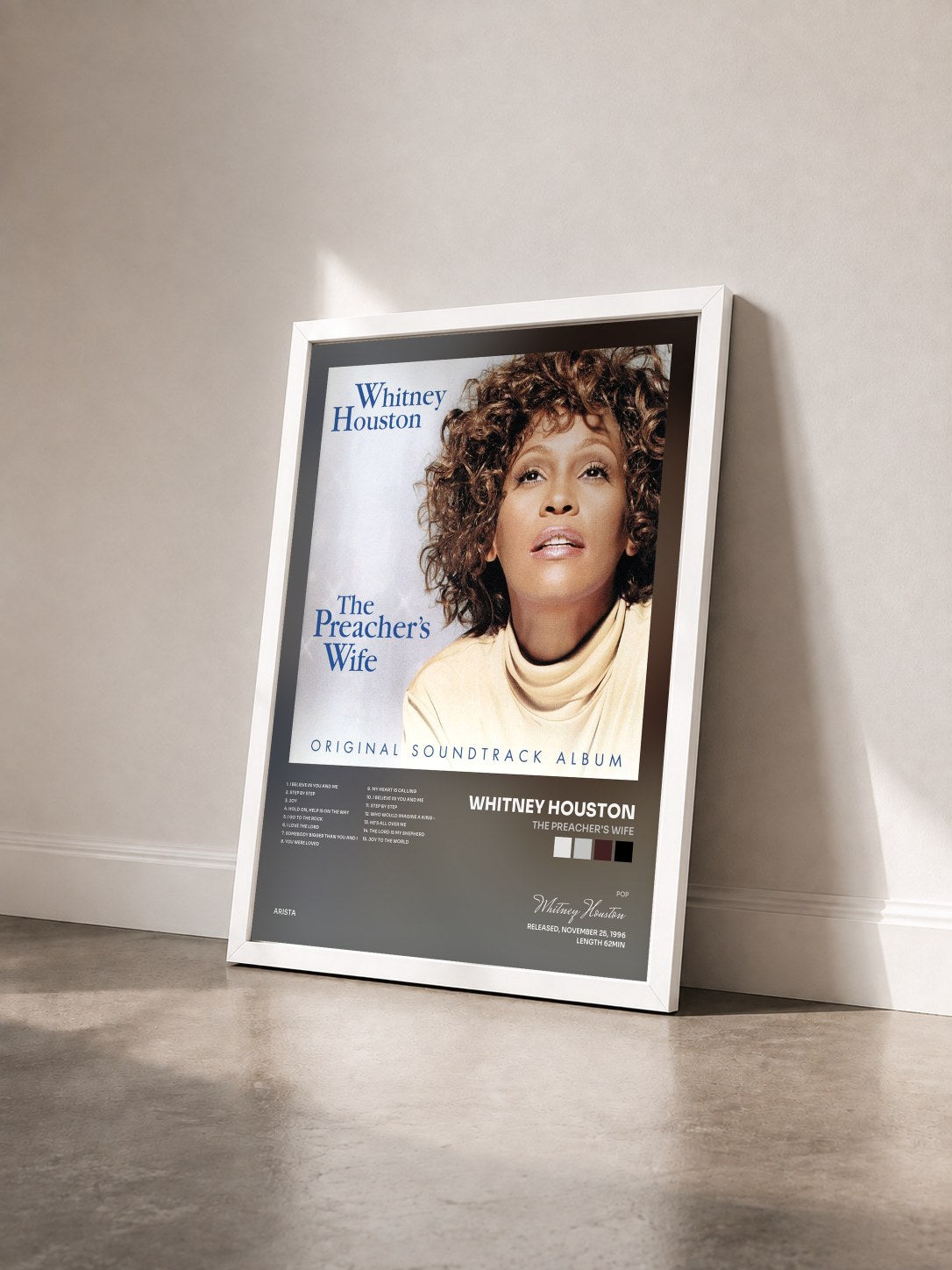 #blanc The Preacher's Wife di Whitney Houston in stampa incorniciata vista di tre quarti, cornice bianca