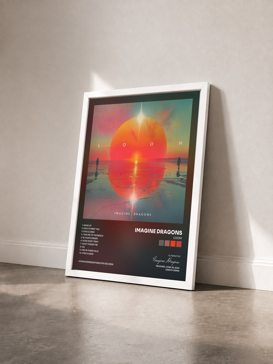 #blanc Tableau de l'album LOOM de Imagine Dragons vu de trois quarts, cadre blanc