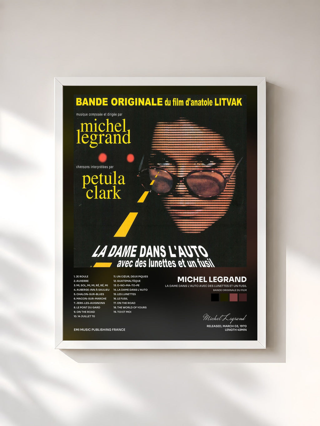 #blanc Tableau de l'album La dame dans l'auto avec des lunettes et un fusil (Bande originale du film) de Michel Legrand, cadre blanc, imprimé et encadré en France