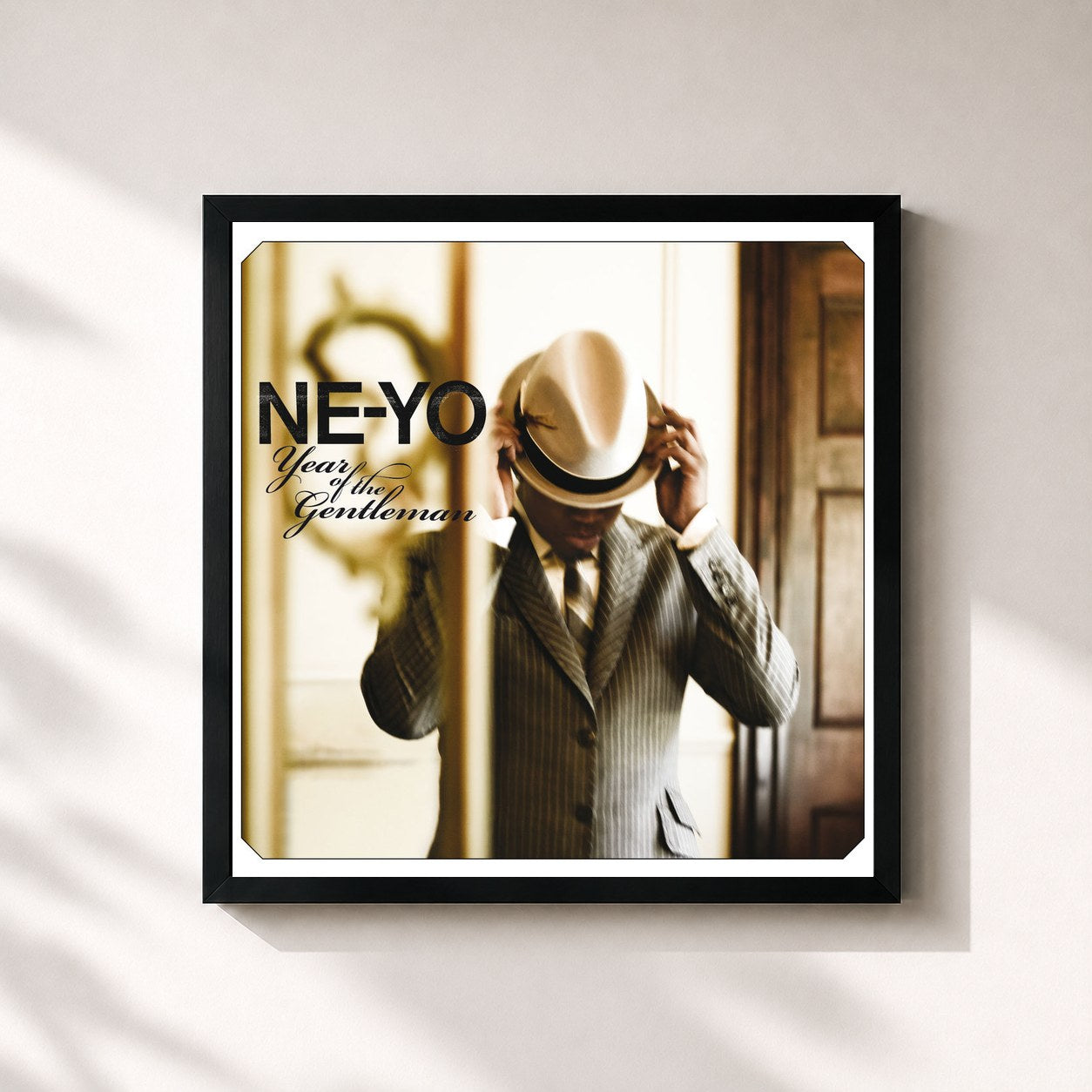 #noir Tableau carré de l'album Year Of The Gentleman de Ne-Yo, cadre noir 32x32 cm