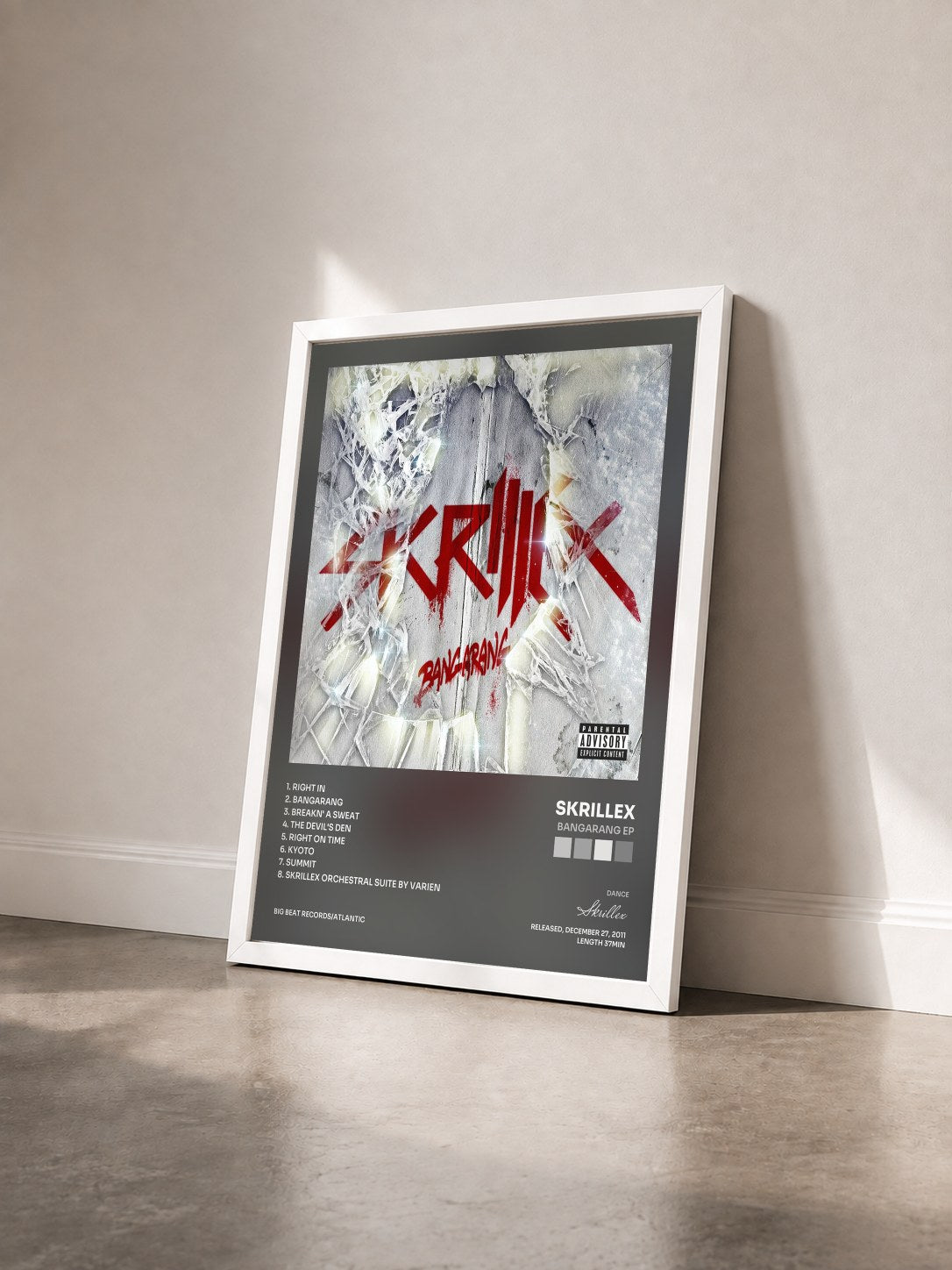 #blanc Bangarang EP di Skrillex in stampa incorniciata vista di tre quarti, cornice bianca