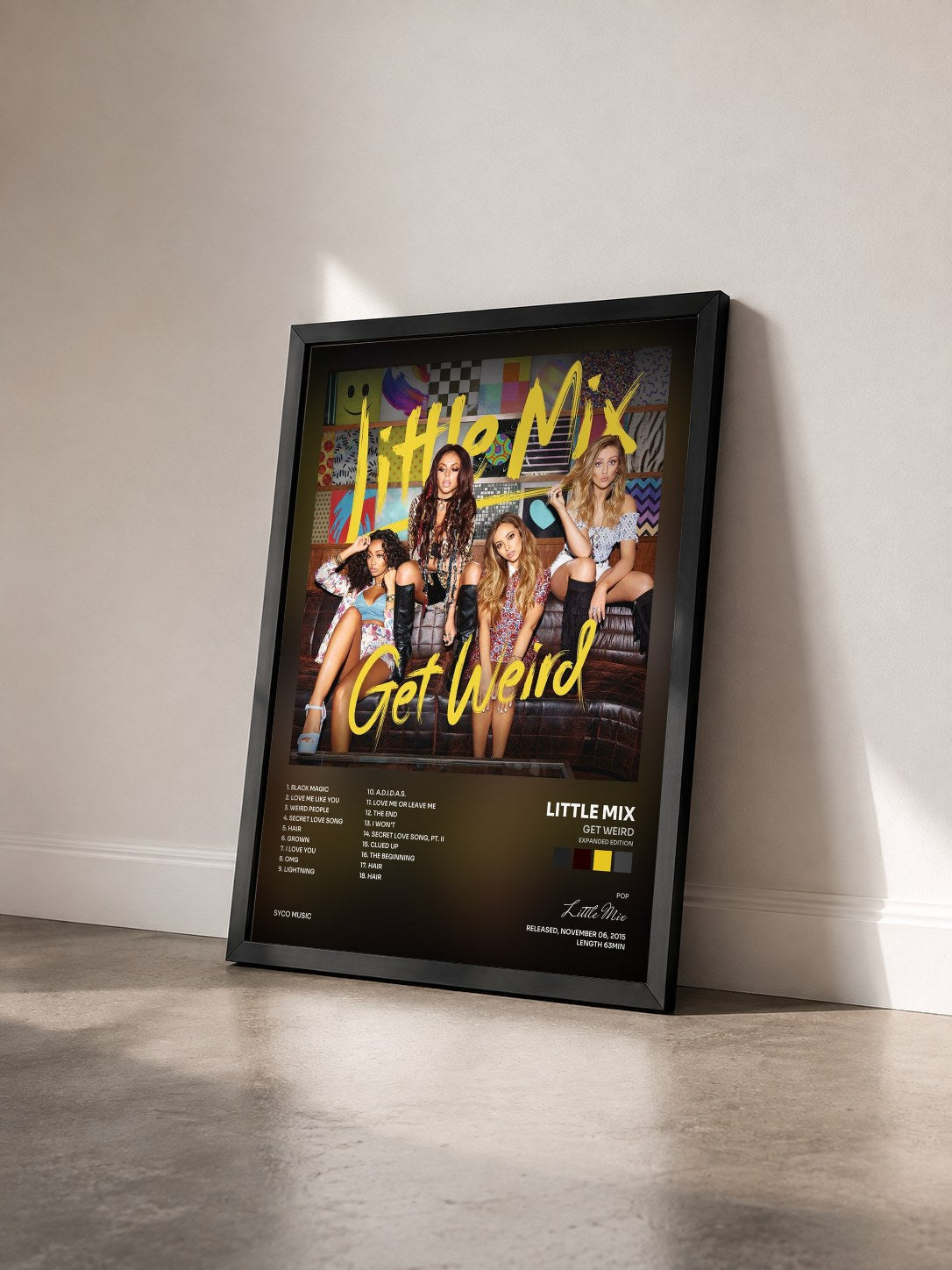#noir Tableau de l'album Get Weird (Expanded Edition) de Little Mix vu de trois quarts, cadre noir