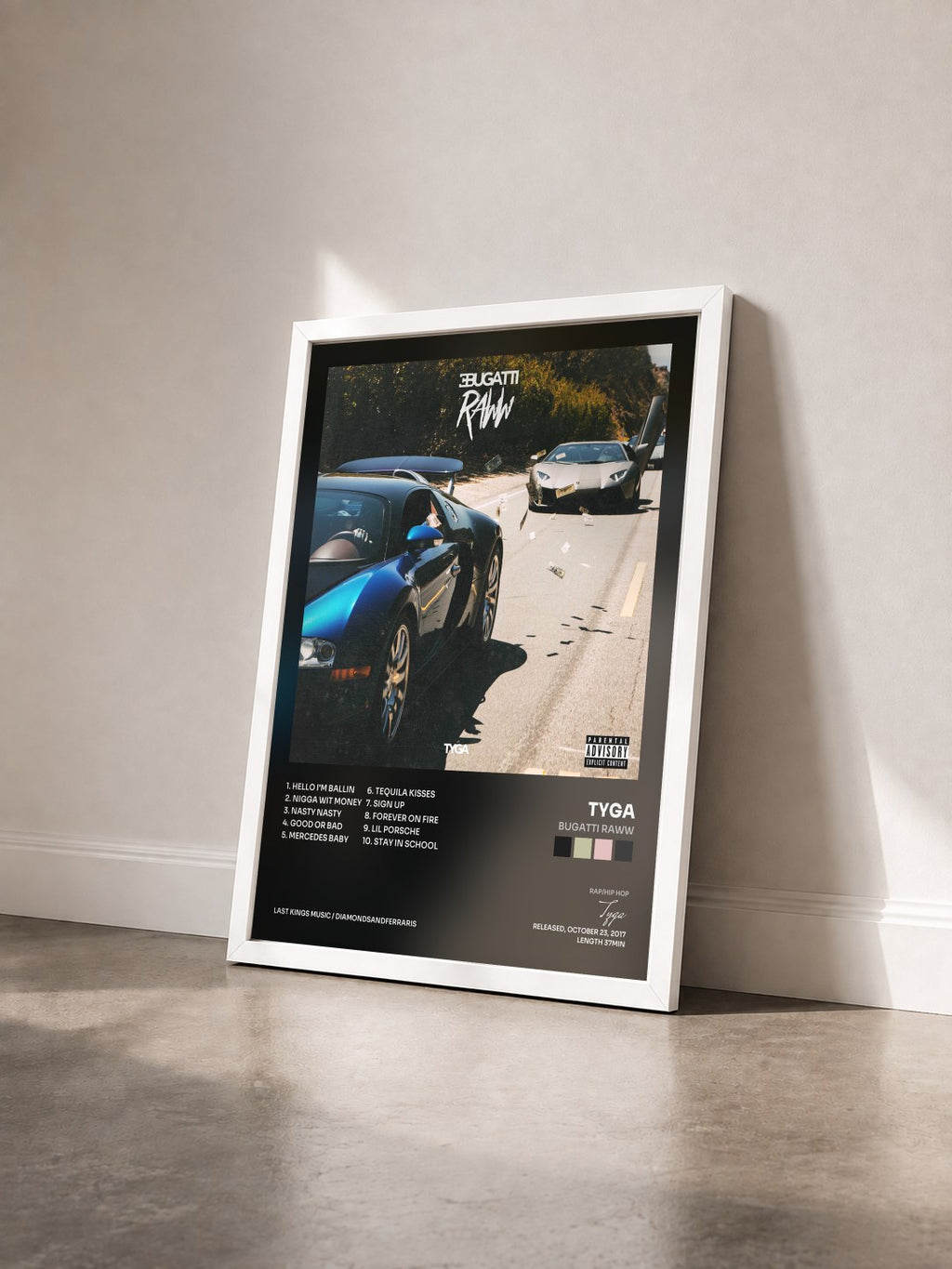 #blanc Bugatti Raww de Tyga en lámina enmarcada vista de tres cuartos, marco blanco