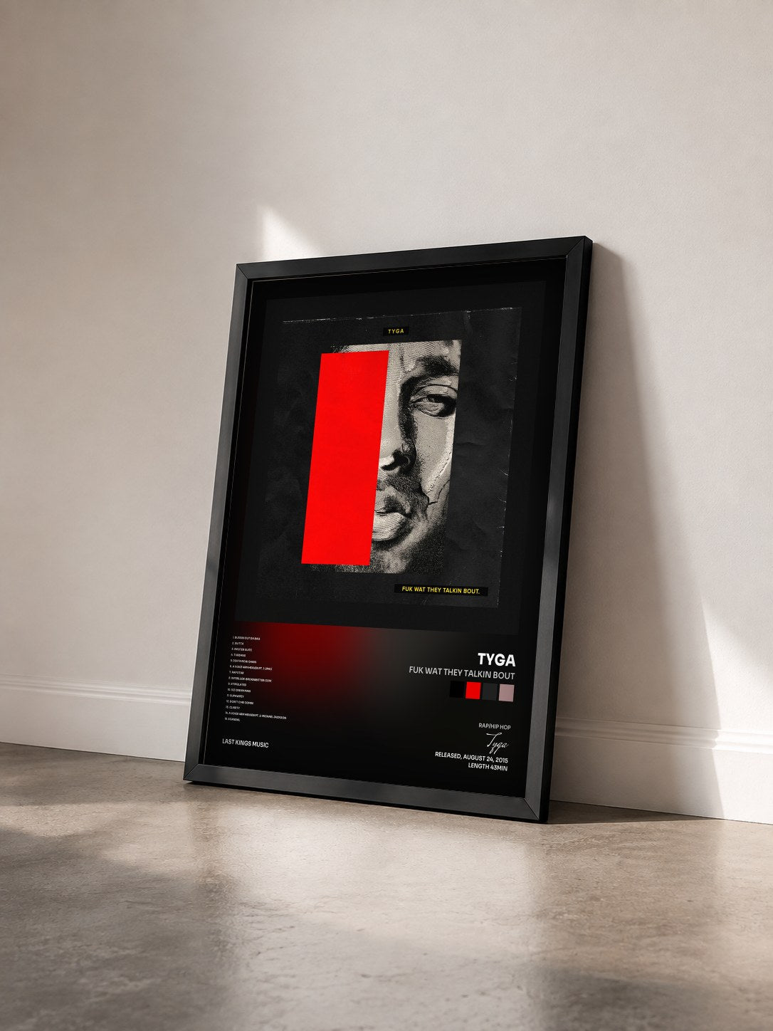 #noir Tableau de l'album Fuk Wat They Talkin Bout de Tyga vu de trois quarts, cadre noir