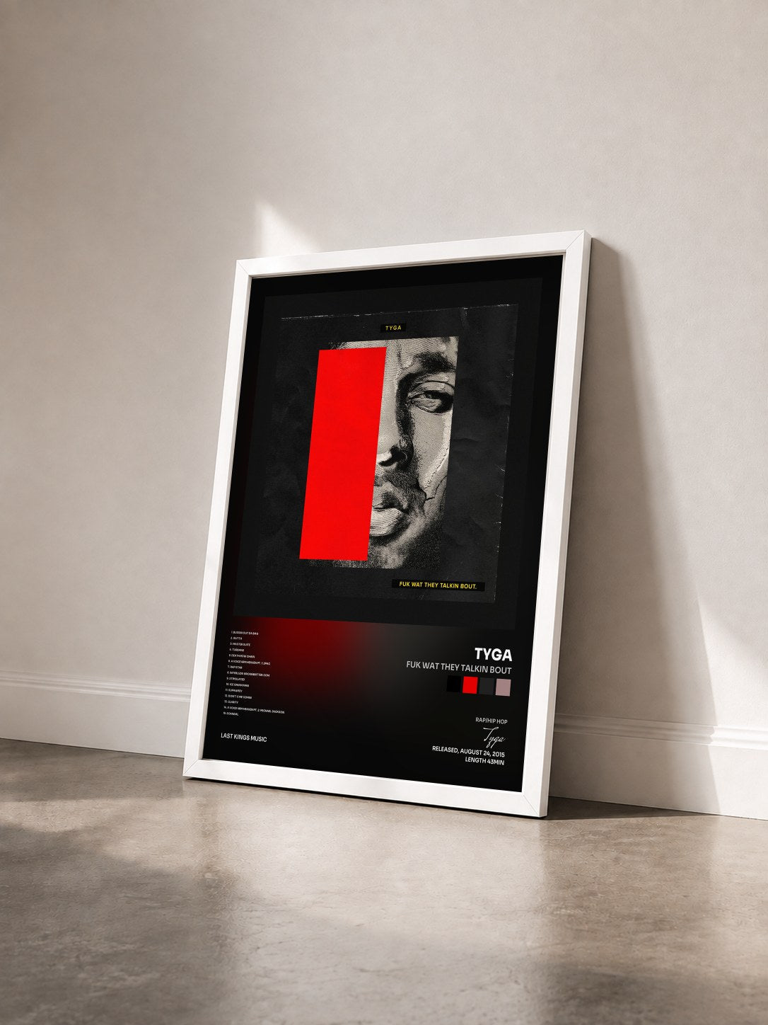 #blanc Tableau de l'album Fuk Wat They Talkin Bout de Tyga vu de trois quarts, cadre blanc