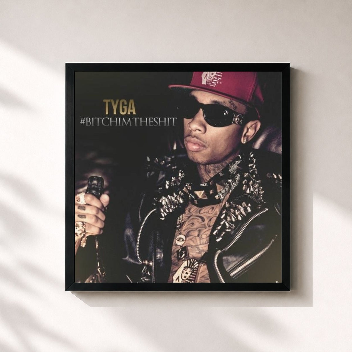 #noir Tableau carré de l'album #BitchImTheShit de Tyga, cadre noir 32x32 cm