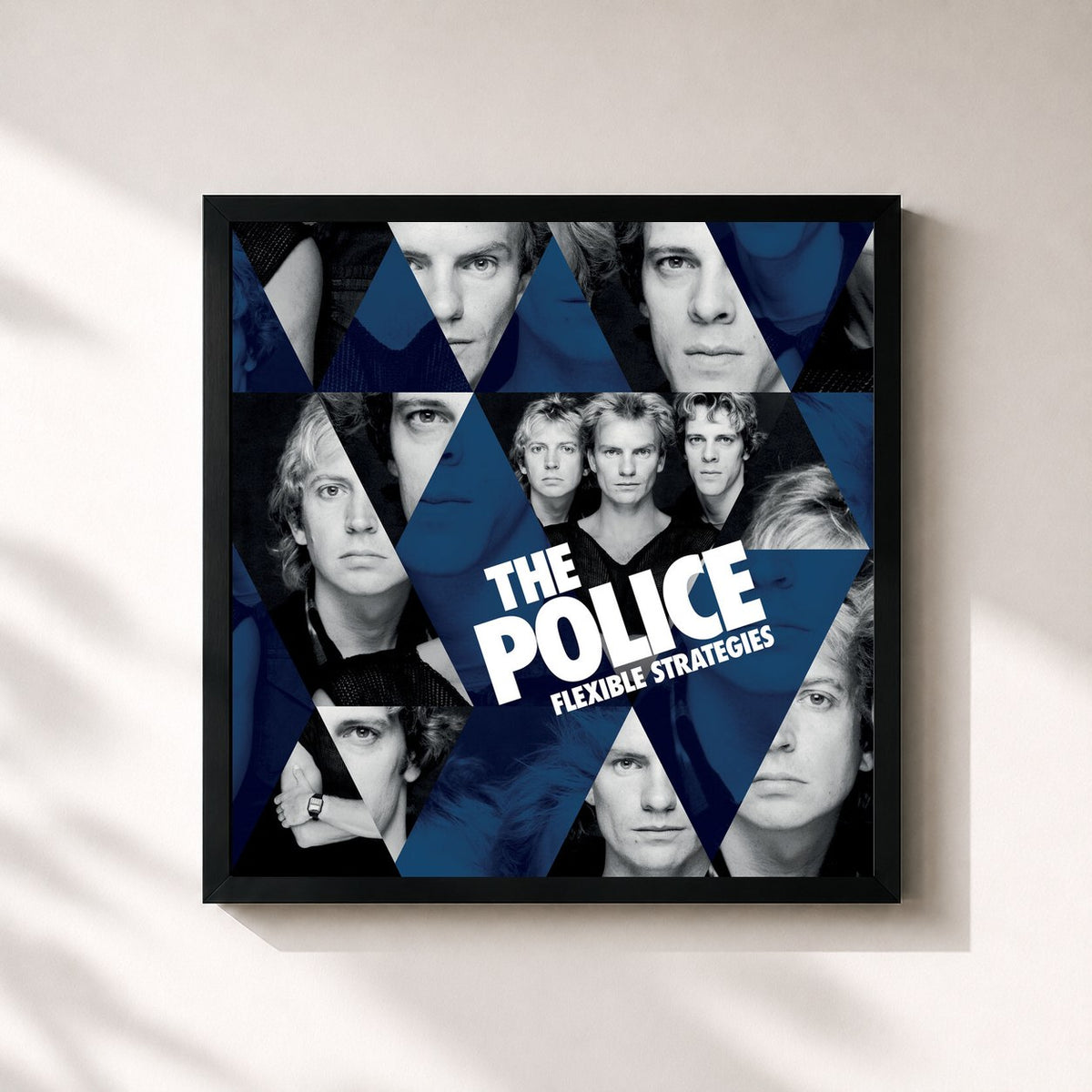 #noir Flexible Strategies von The Police als quadratischer Kunstdruck, schwarzer Rahmen 32x32 cm