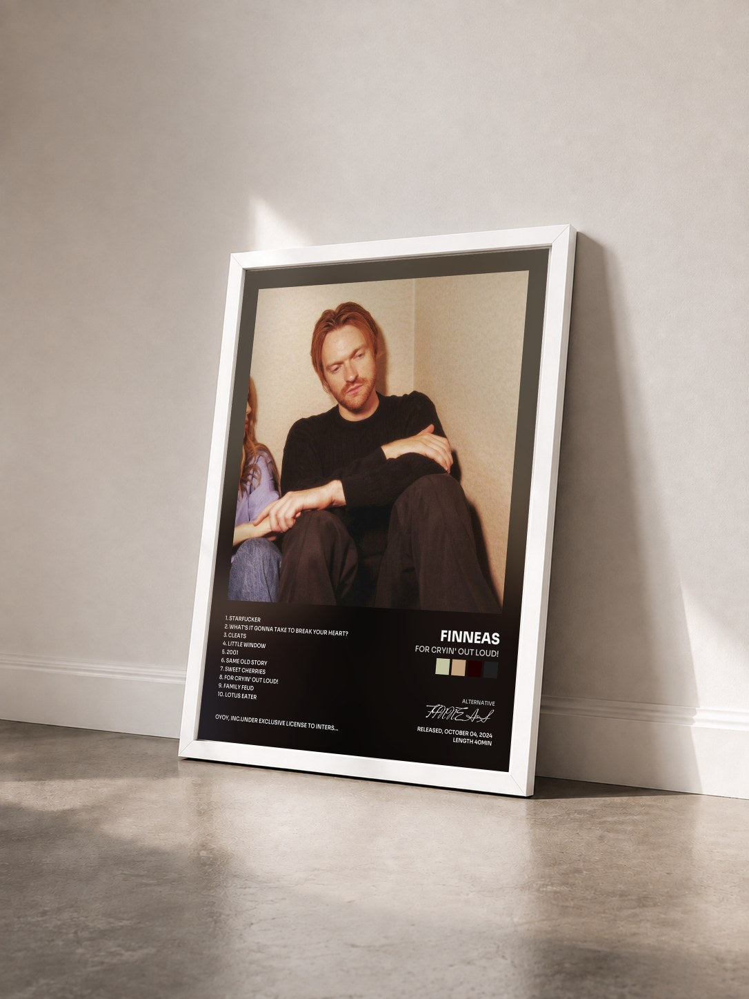 #blanc For Cryin' Out Loud! von FINNEAS als gerahmter Kunstdruck von schräg gesehen, weißer Rahmen