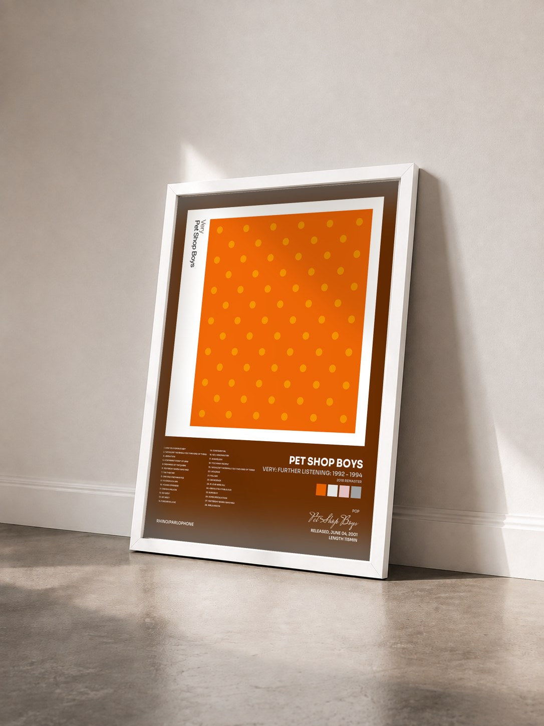 #blanc Tableau de l'album Very: Further Listening: 1992 - 1994 (2018 Remaster) de Pet Shop Boys vu de trois quarts, cadre blanc