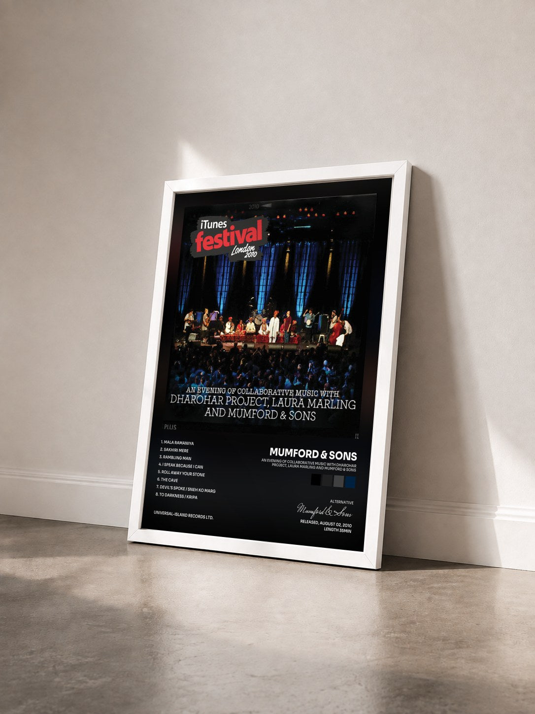 #blanc Tableau de l'album An Evening Of Collaborative Music With Dharohar Project, Laura Marling And Mumford & Sons de Mumford & Sons vu de trois quarts, cadre blanc