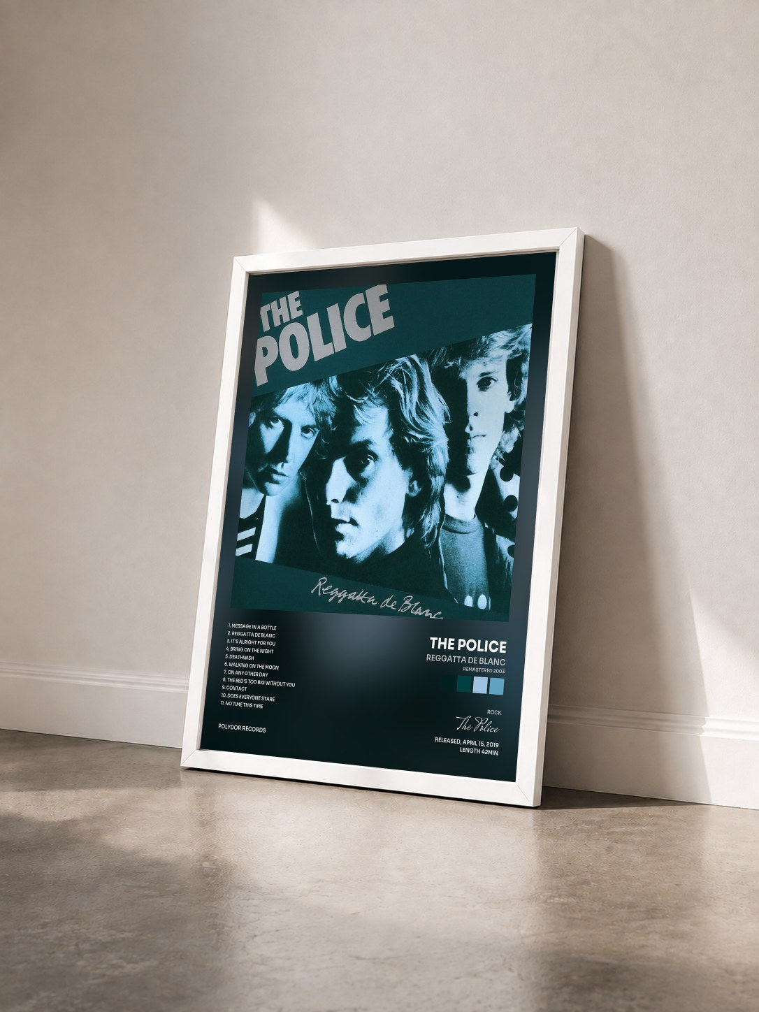 #blanc Reggatta De Blanc (Remastered 2003) von The Police als gerahmter Kunstdruck von schräg gesehen, weißer Rahmen