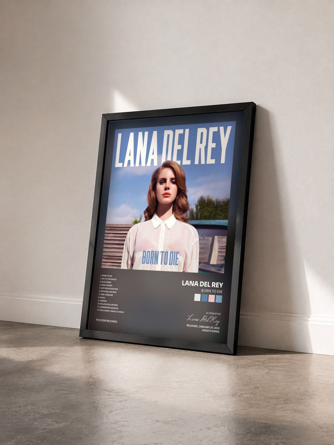 #noir Born To Die di Lana Del Rey in stampa incorniciata vista di tre quarti, cornice nera