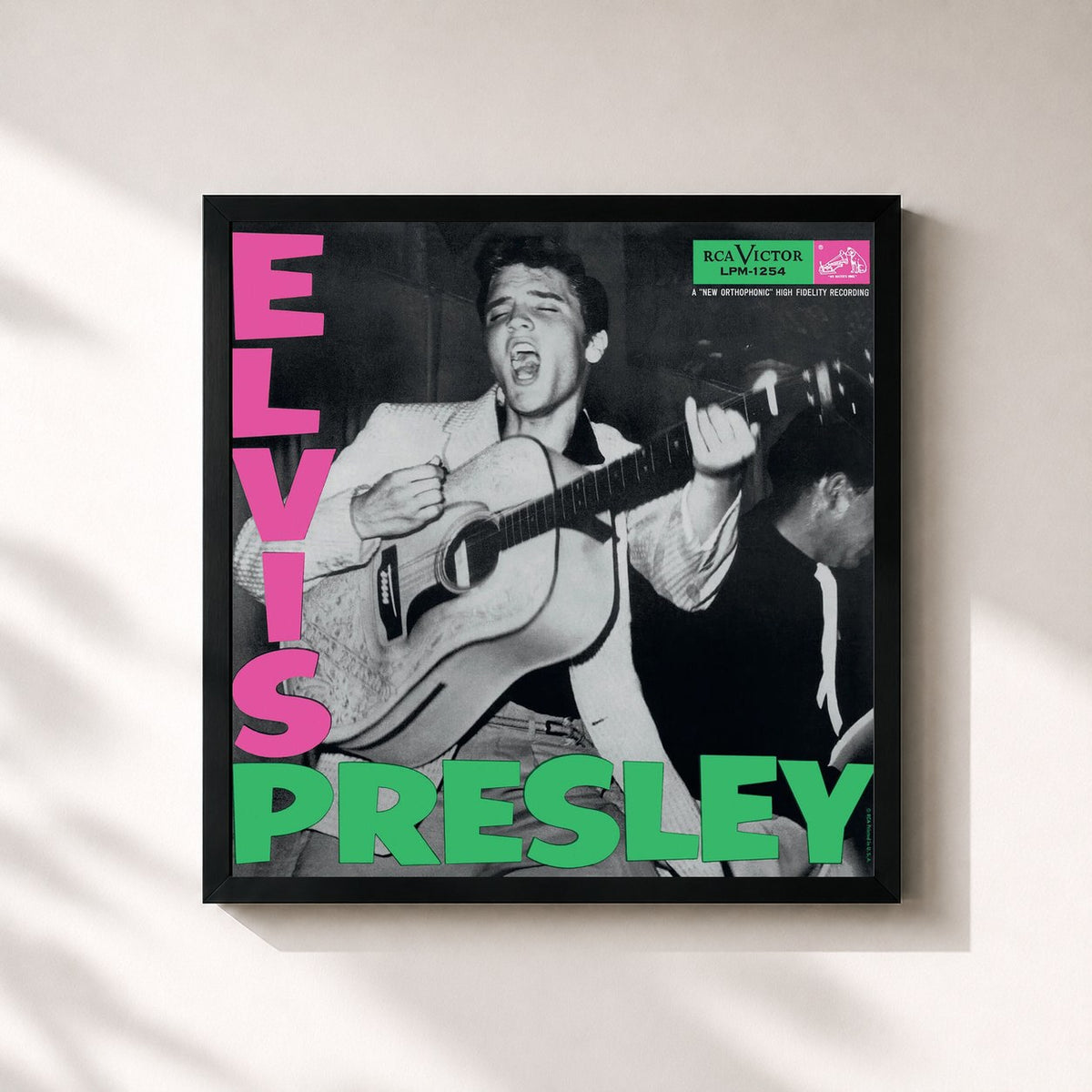 #noir Elvis Presley de Elvis Presley en lámina cuadrada enmarcada, marco negro de 32x32 cm