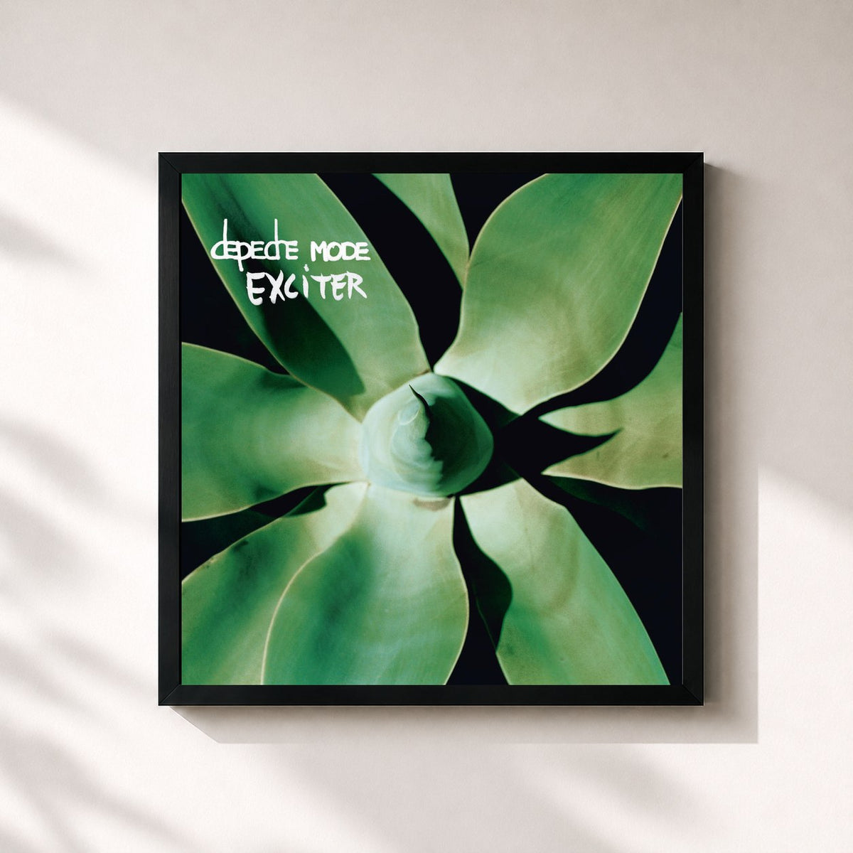 #noir Exciter von Depeche Mode als quadratischer Kunstdruck, schwarzer Rahmen 32x32 cm