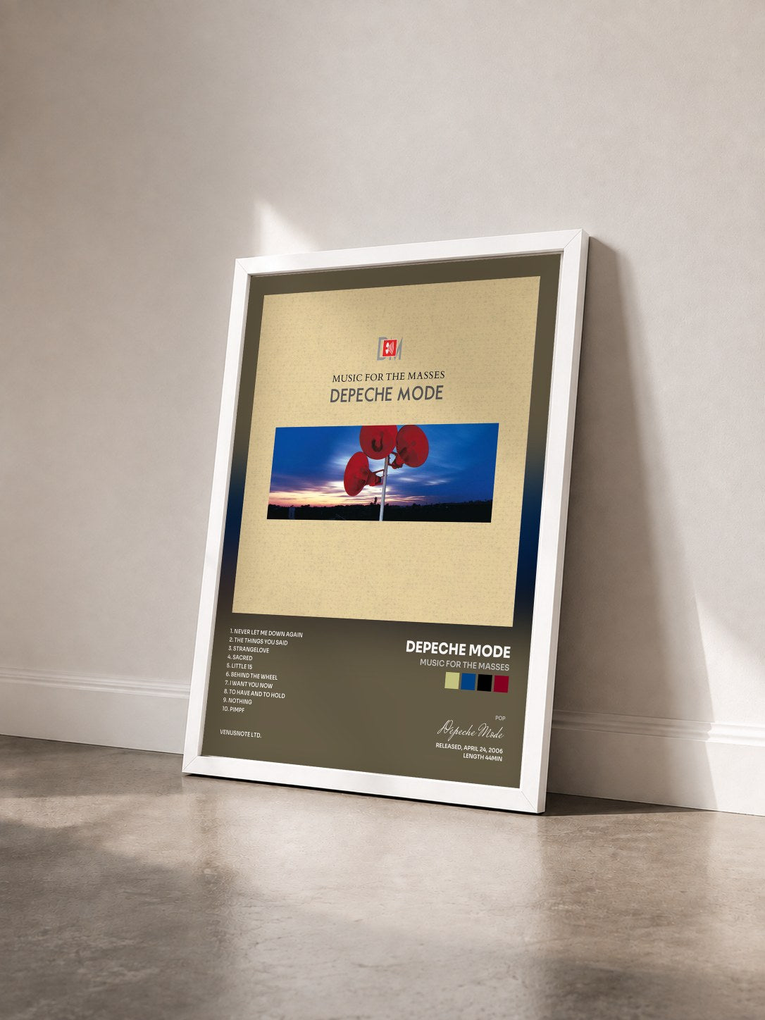 #blanc Music for the Masses von Depeche Mode als gerahmter Kunstdruck von schräg gesehen, weißer Rahmen