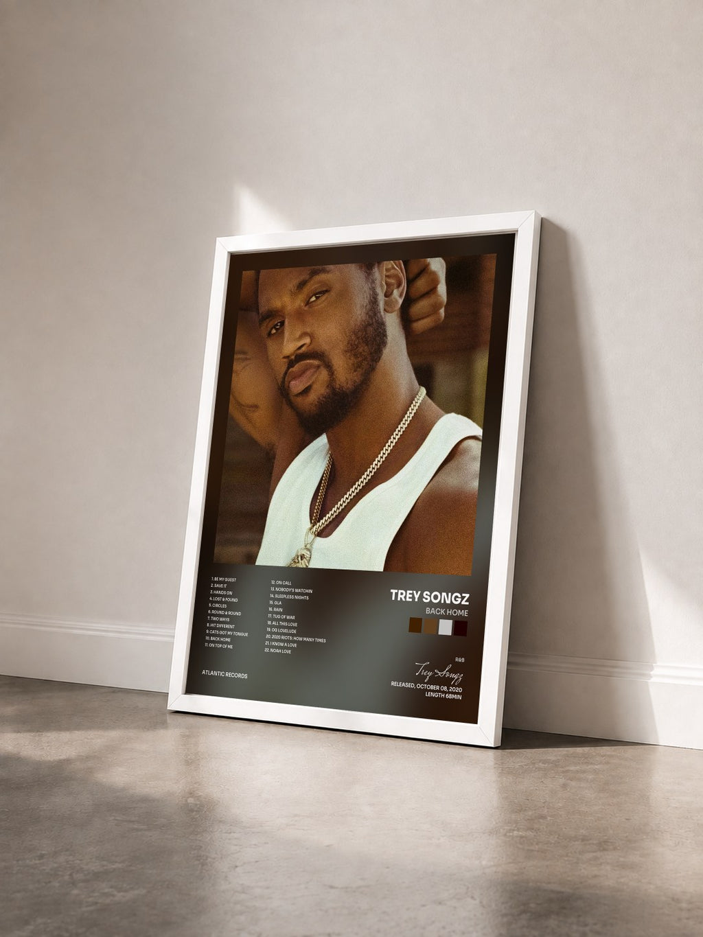 #blanc Back Home von Trey Songz als gerahmter Kunstdruck von schräg gesehen, weißer Rahmen