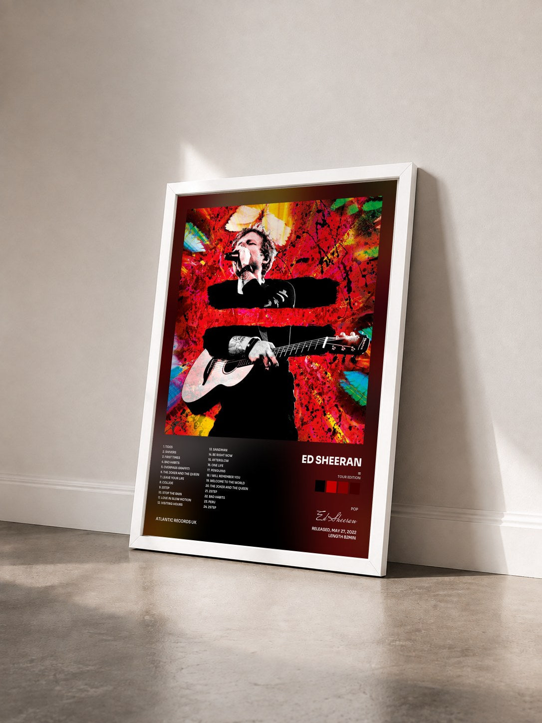 #blanc Tableau de l'album = (Tour Edition) de Ed Sheeran vu de trois quarts, cadre blanc