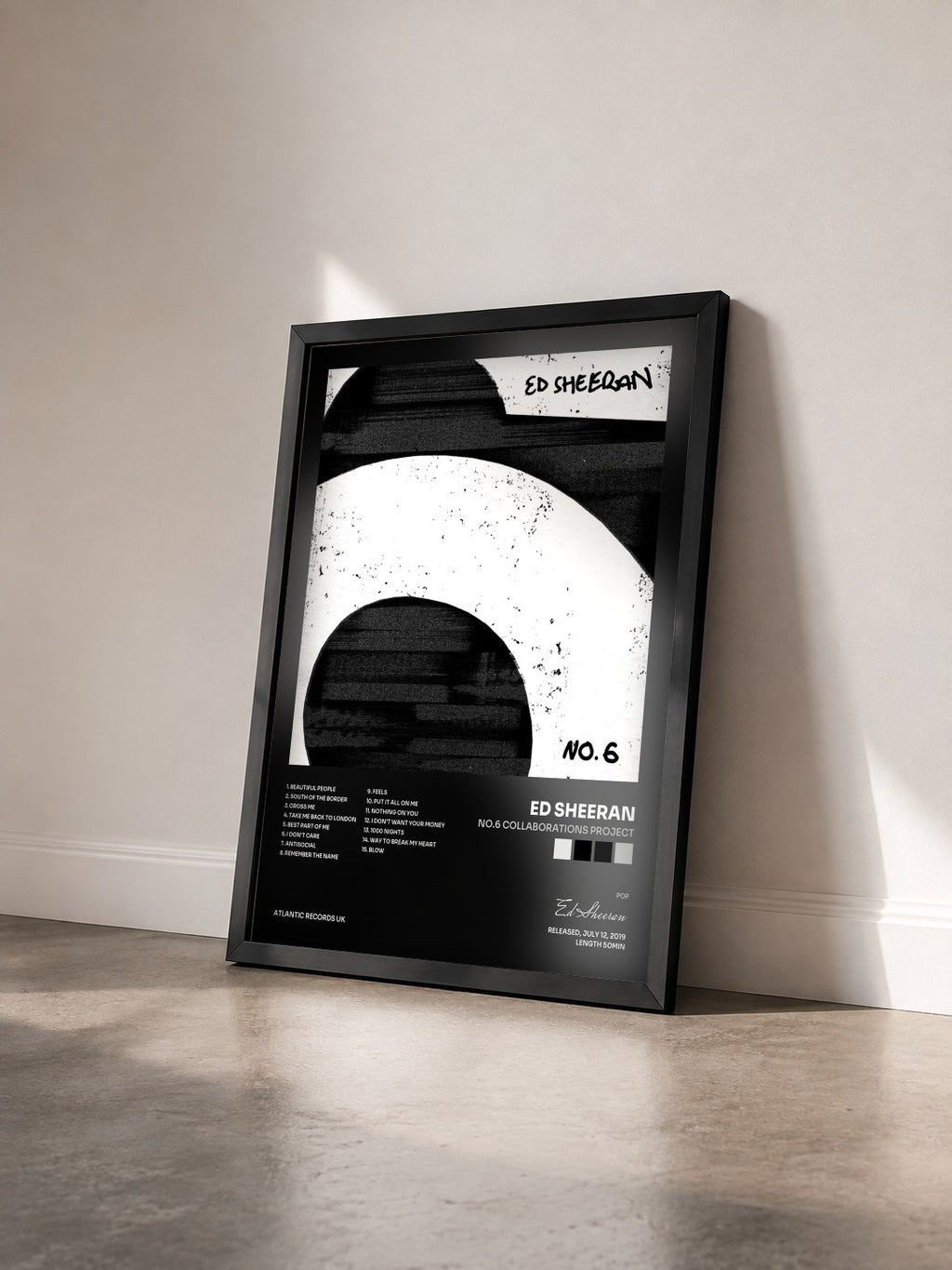 #noir Tableau de l'album No.6 Collaborations Project de Ed Sheeran vu de trois quarts, cadre noir