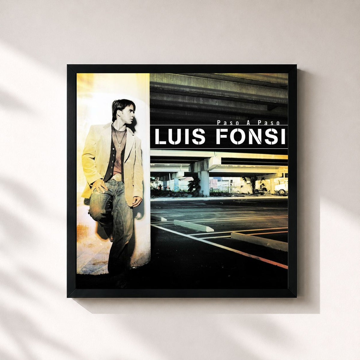 #noir Paso A Paso de Luis Fonsi en lámina cuadrada enmarcada, marco negro de 32x32 cm