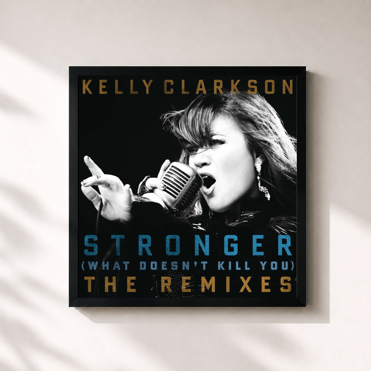 #noir Tableau carré de l'album Stronger (What Doesn't Kill You) The Remixes de Kelly Clarkson, cadre noir 32x32 cm