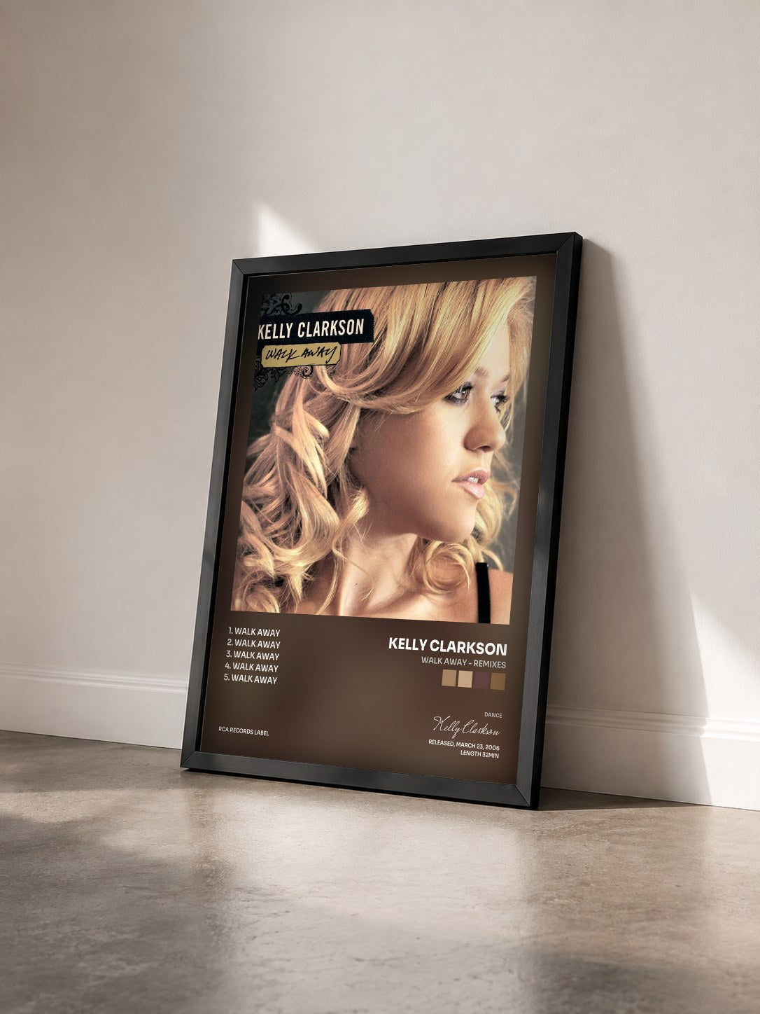 #noir Tableau de l'album Walk Away - Remixes de Kelly Clarkson vu de trois quarts, cadre noir