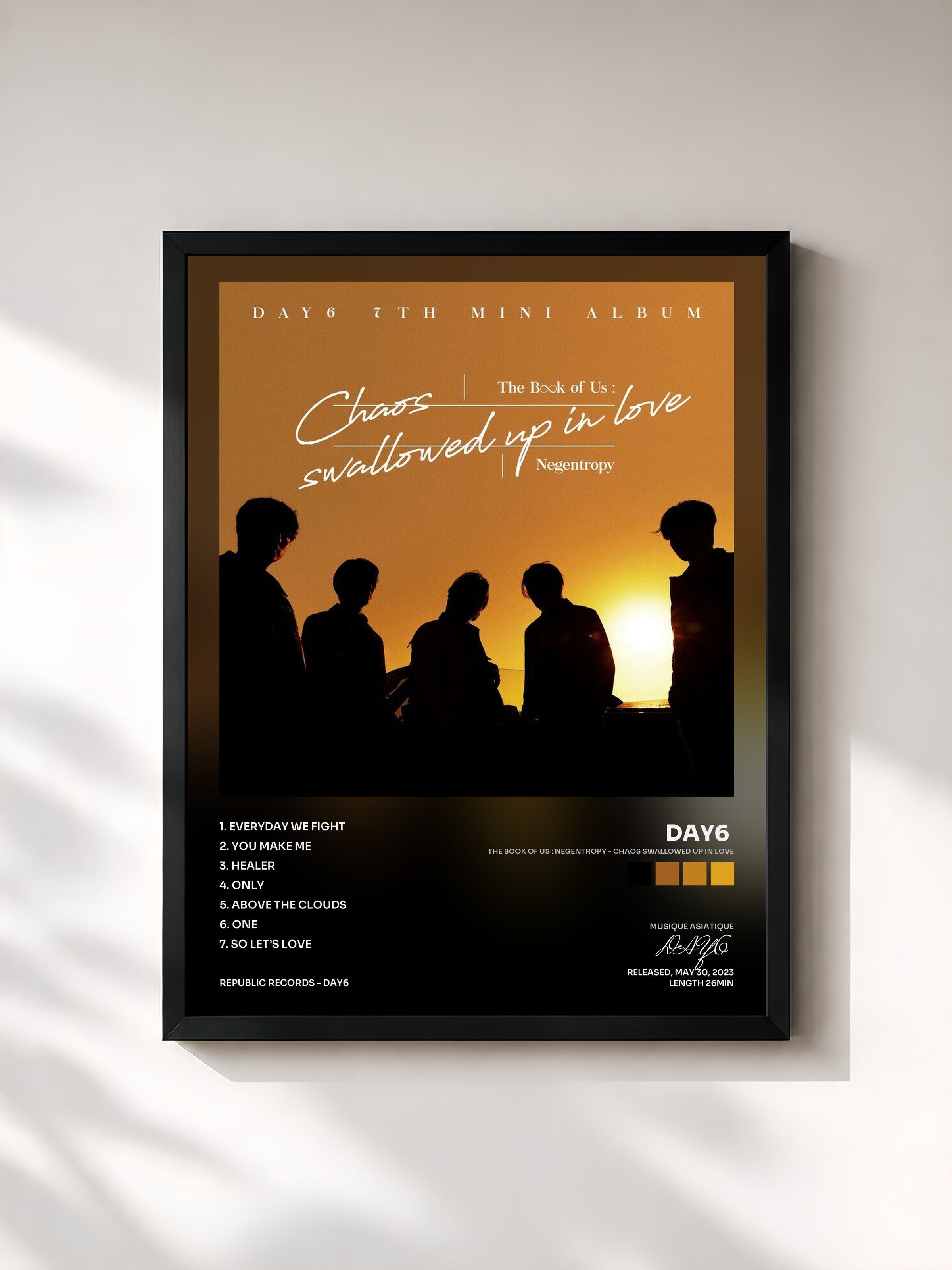 #noir Tableau de l'album The Book of Us : Negentropy - Chaos swallowed up in love de DAY6 , cadre noir, imprimé et encadré en France