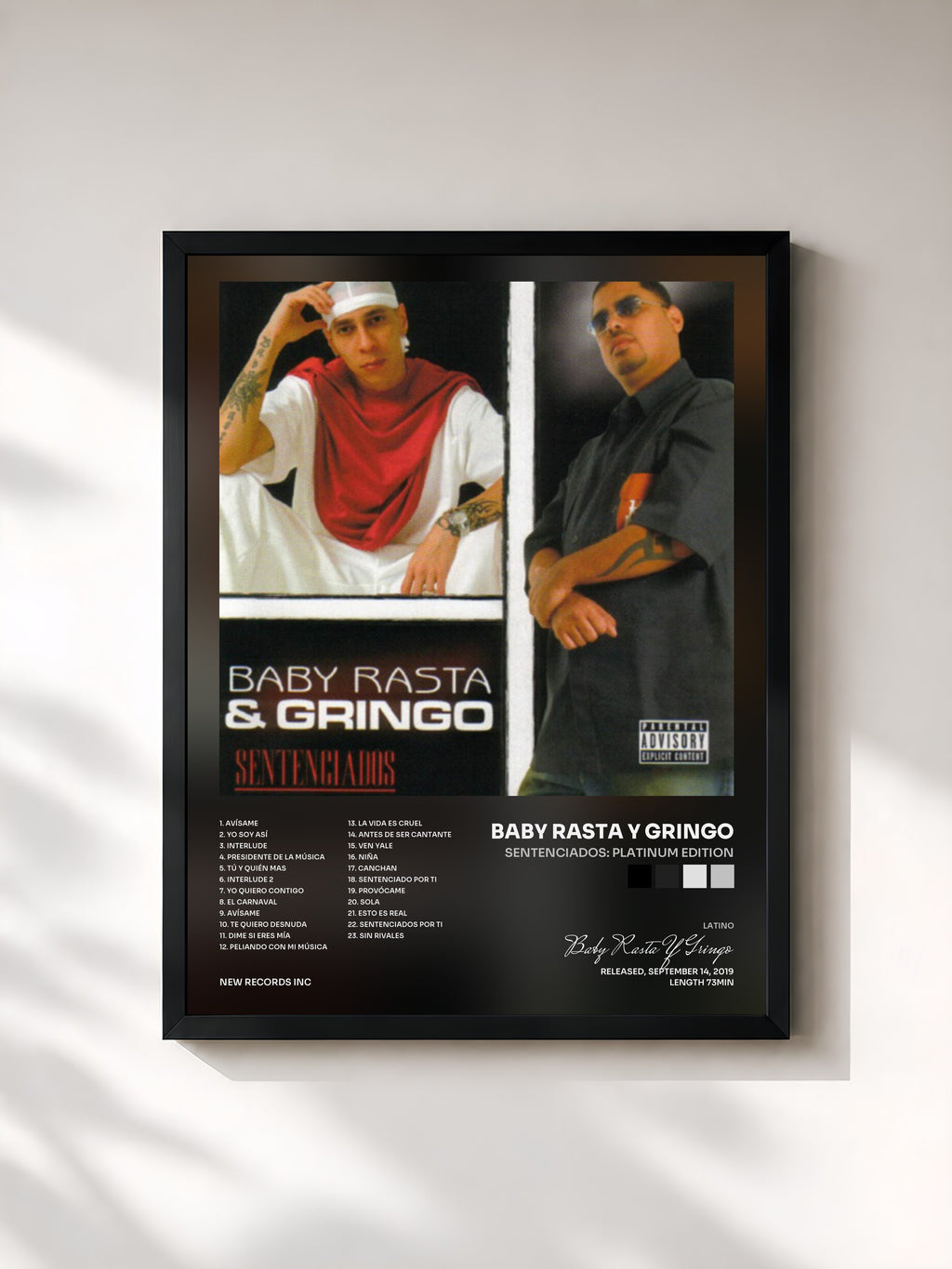 #noir Sentenciados: Platinum Edition von Baby Rasta Y Gringo als gerahmter Kunstdruck, schwarzer Rahmen, gedruckt und gerahmt in Frankreich
