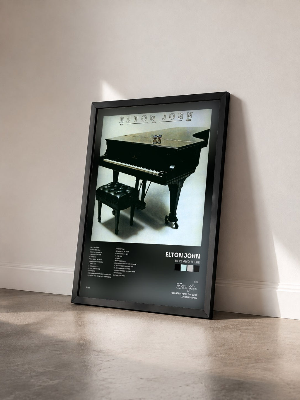 #noir Tableau de l'album Here And There de Elton John vu de trois quarts, cadre noir