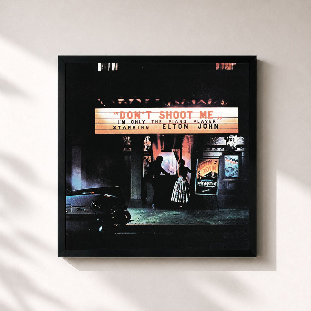 #noir Tableau carré de l'album Don't Shoot Me I'm Only The Piano Player de Elton John, cadre noir 32x32 cm