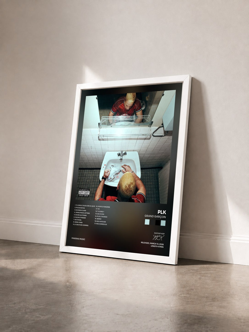 #blanc Tableau de l'album Grand Garçon de PLK vu de trois quarts, cadre blanc