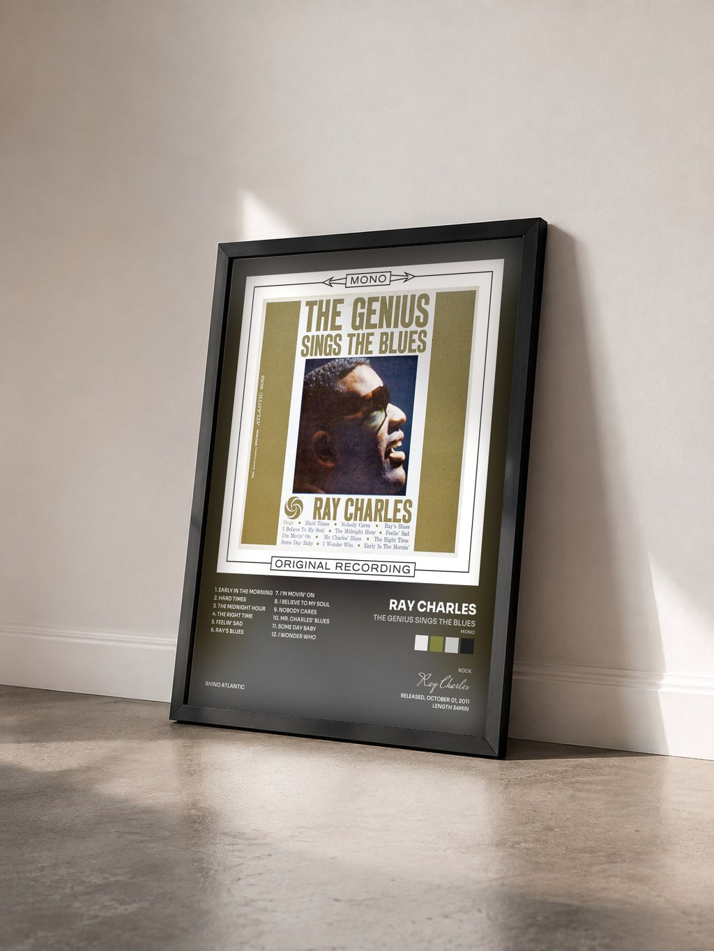 #noir The Genius Sings the Blues (Mono) von Ray Charles als gerahmter Kunstdruck von schräg gesehen, schwarzer Rahmen