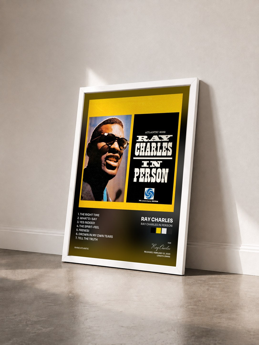 #blanc Tableau de l'album Ray Charles In Person de Ray Charles vu de trois quarts, cadre blanc