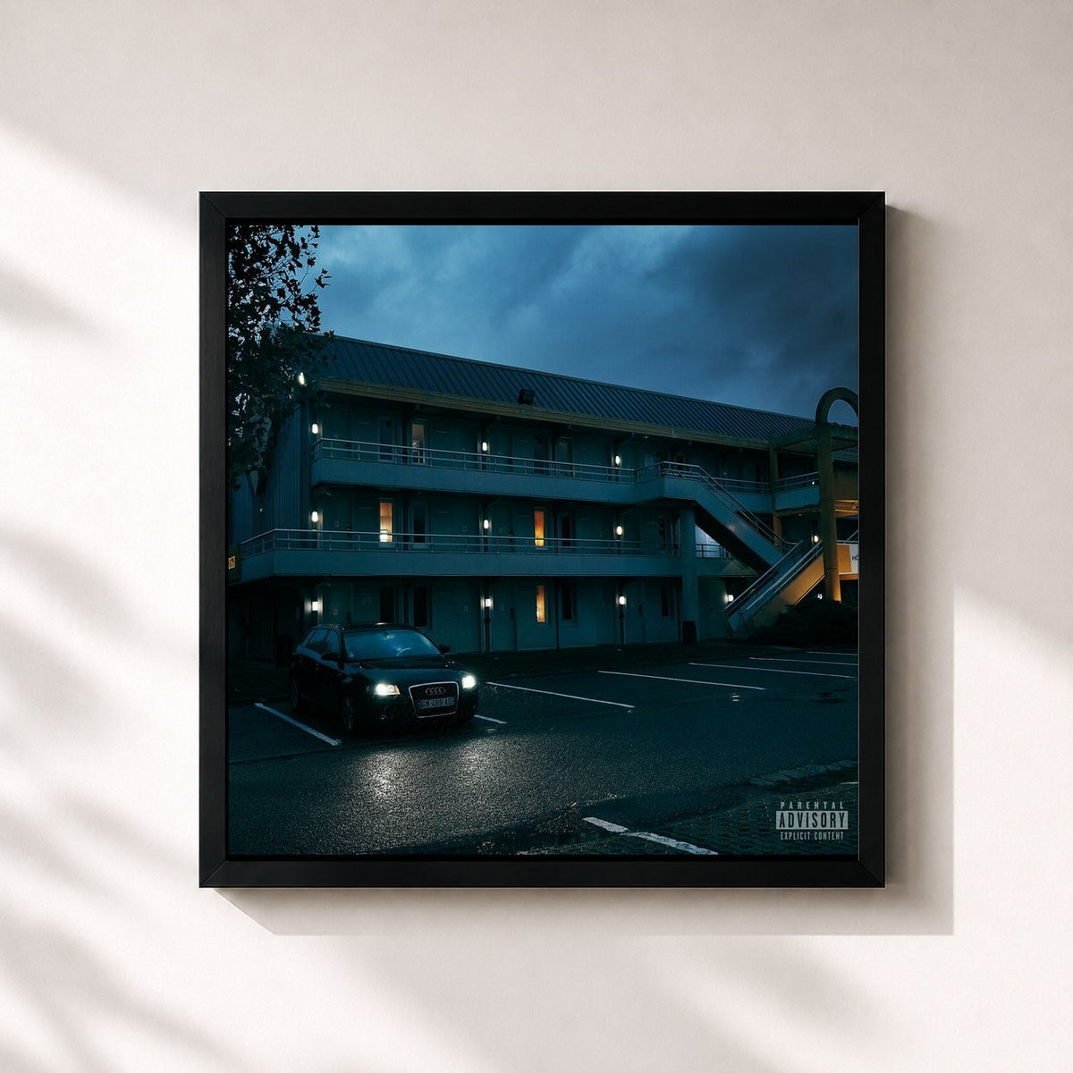 #noir Tableau carré de l'album Chambre 140 (Part.1) de PLK, cadre noir 32x32 cm