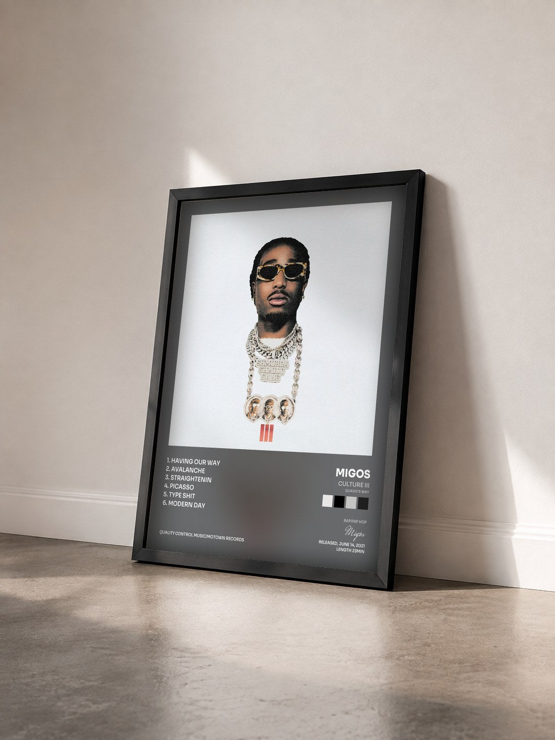 #noir Tableau de l'album Culture III (Quavo's Way) de Migos vu de trois quarts, cadre noir