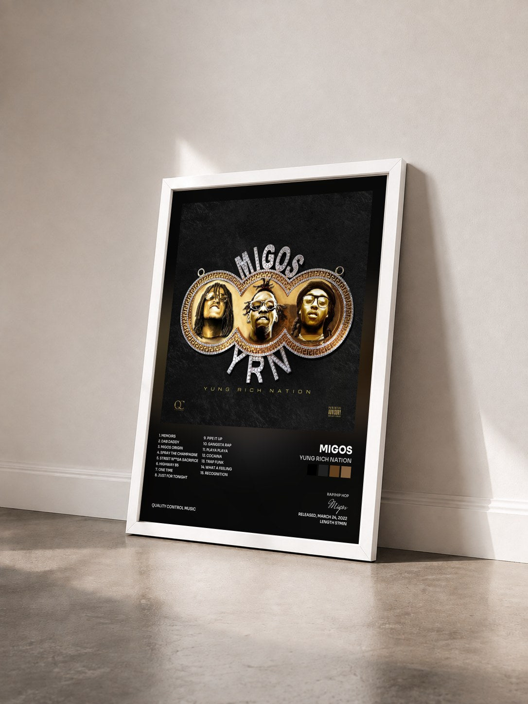 #blanc Tableau de l'album Yung Rich Nation de Migos vu de trois quarts, cadre blanc