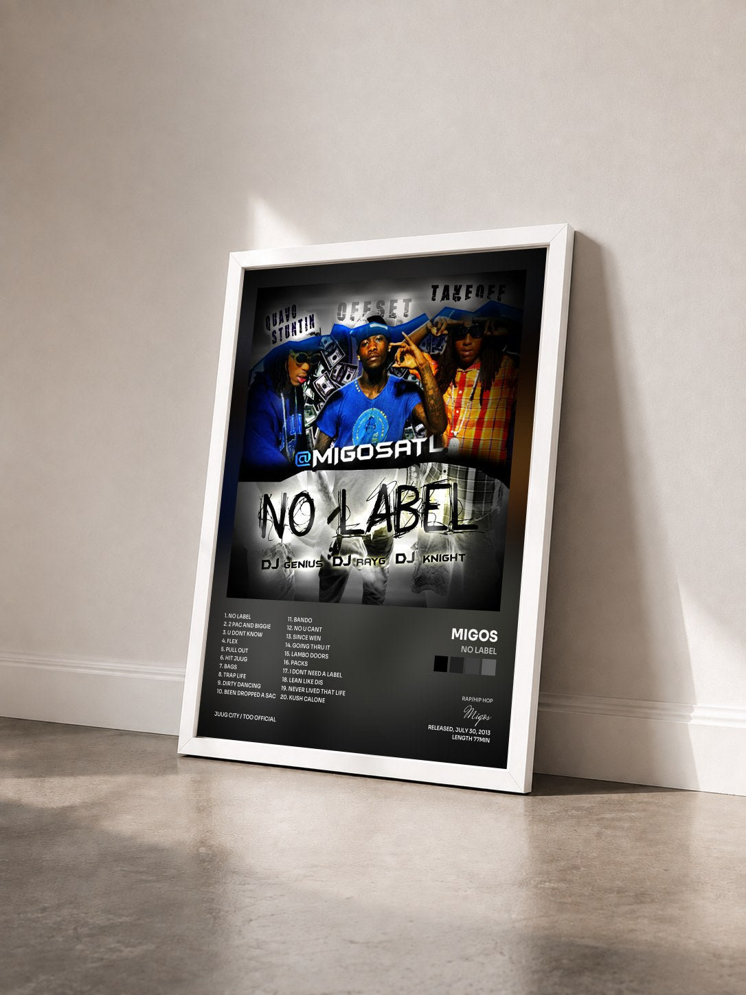 #blanc Tableau de l'album No Label de Migos vu de trois quarts, cadre blanc